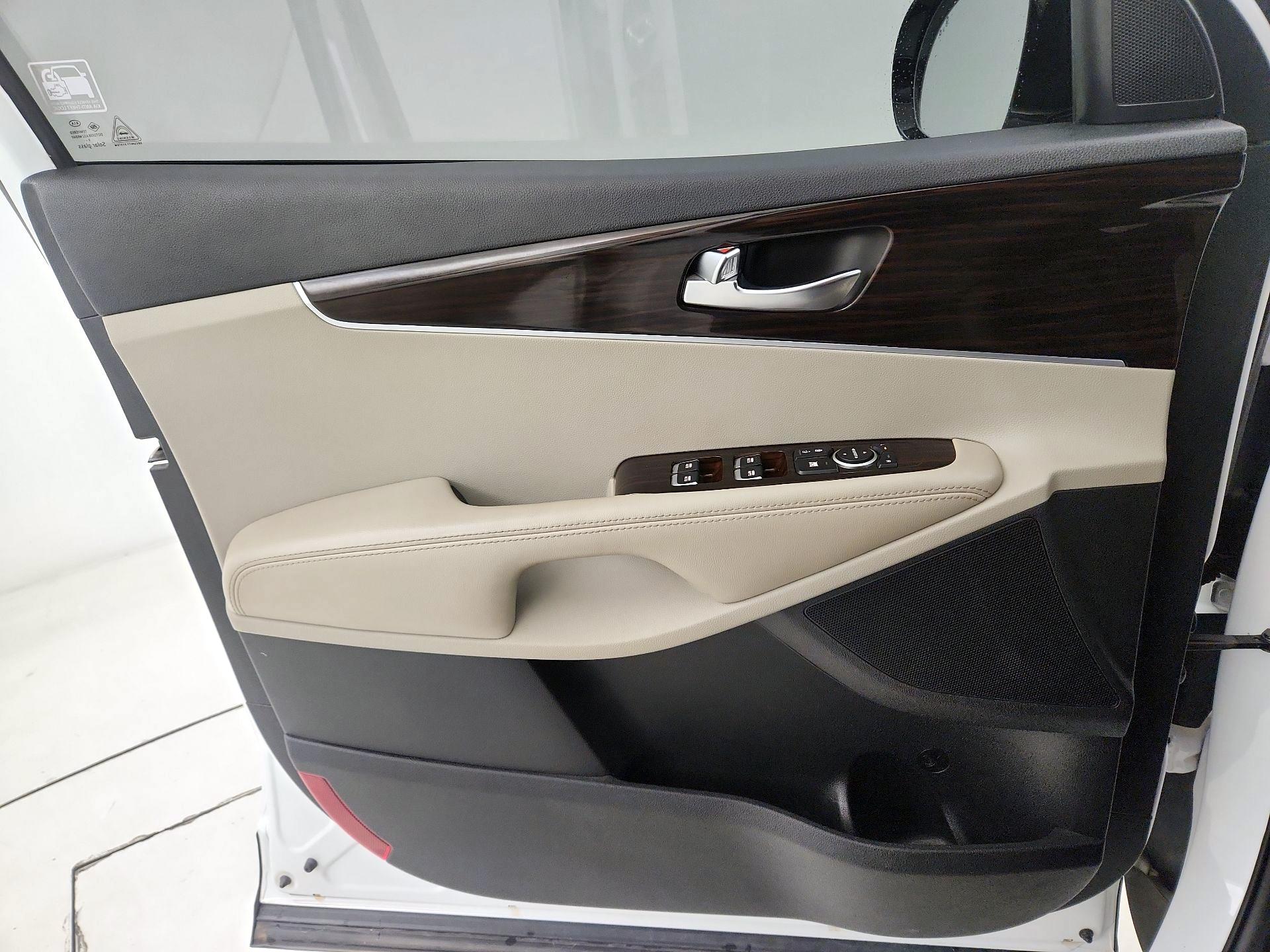 Thumbnail: 2020 Kia Sorento - 12
