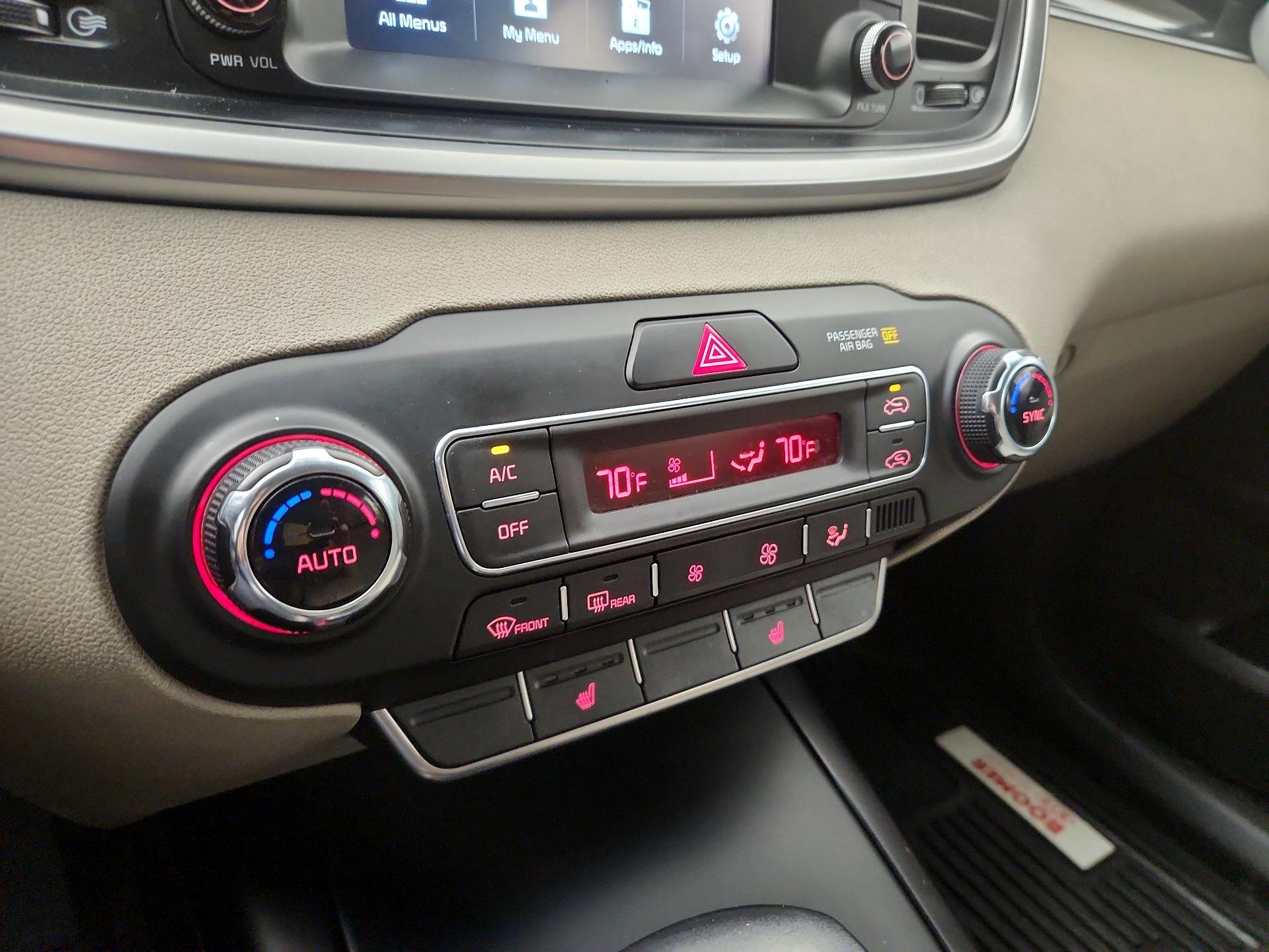 Thumbnail: 2020 Kia Sorento - 16