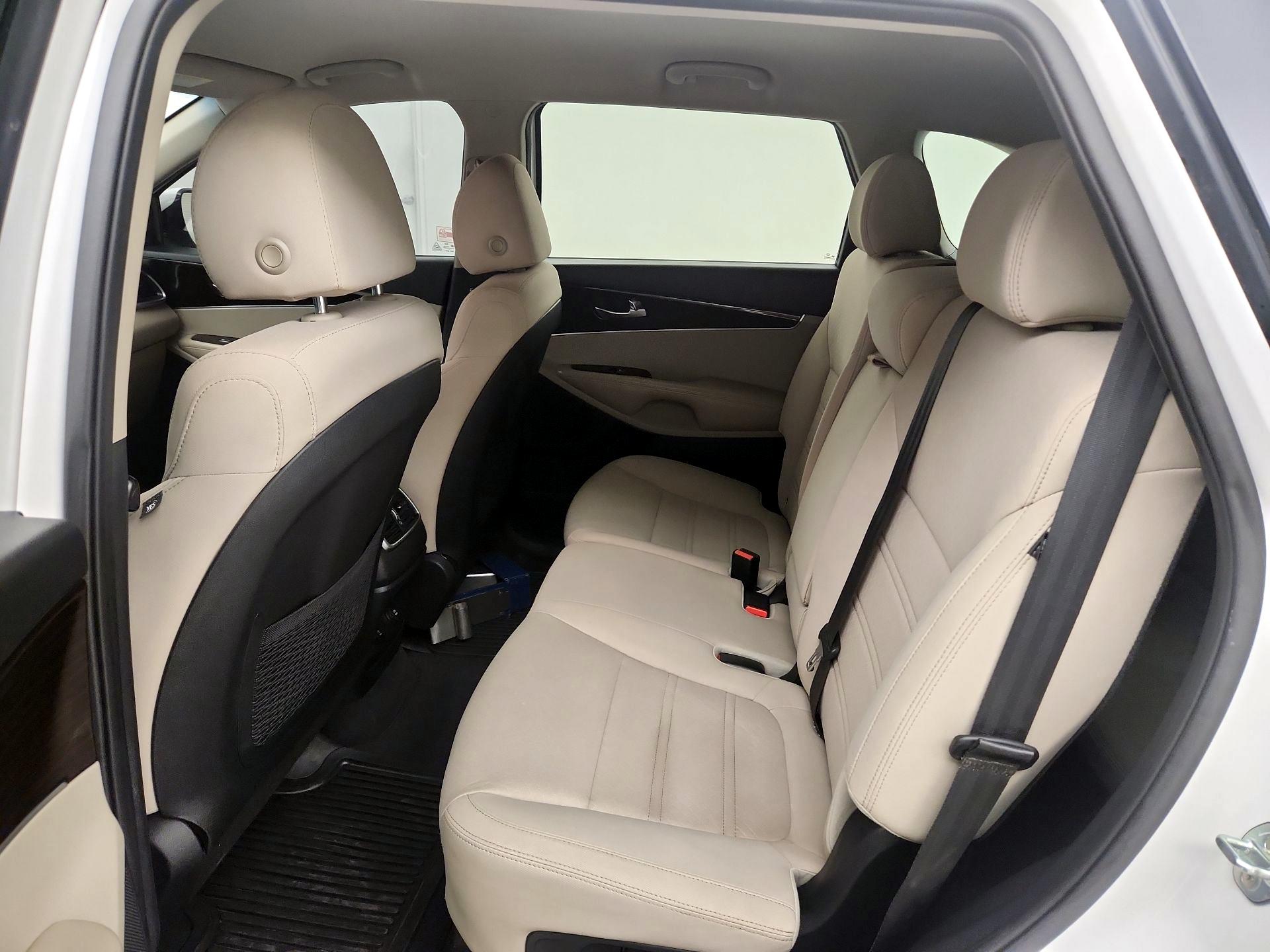 Thumbnail: 2020 Kia Sorento - 18