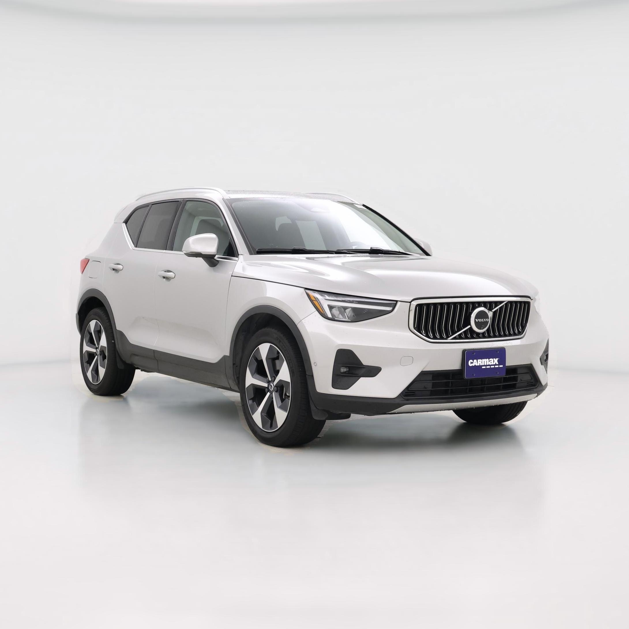 Thumbnail: 2025 Volvo XC40 - 1