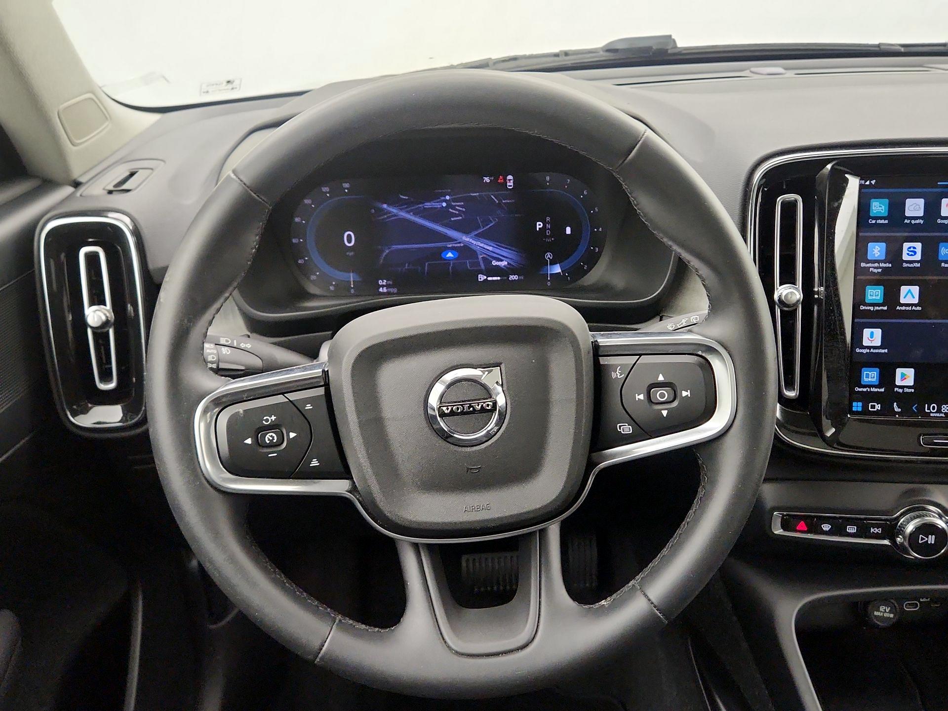 Thumbnail: 2025 Volvo XC40 - 10