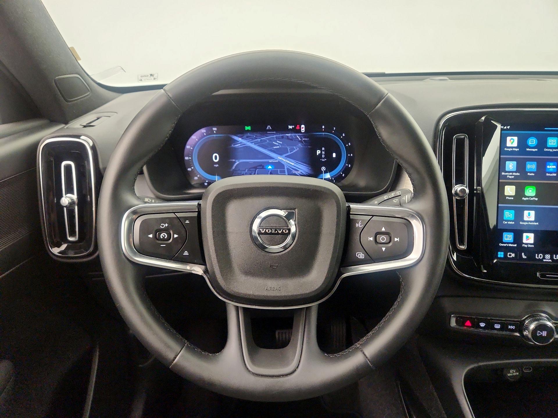 Thumbnail: 2025 Volvo XC40 - 10
