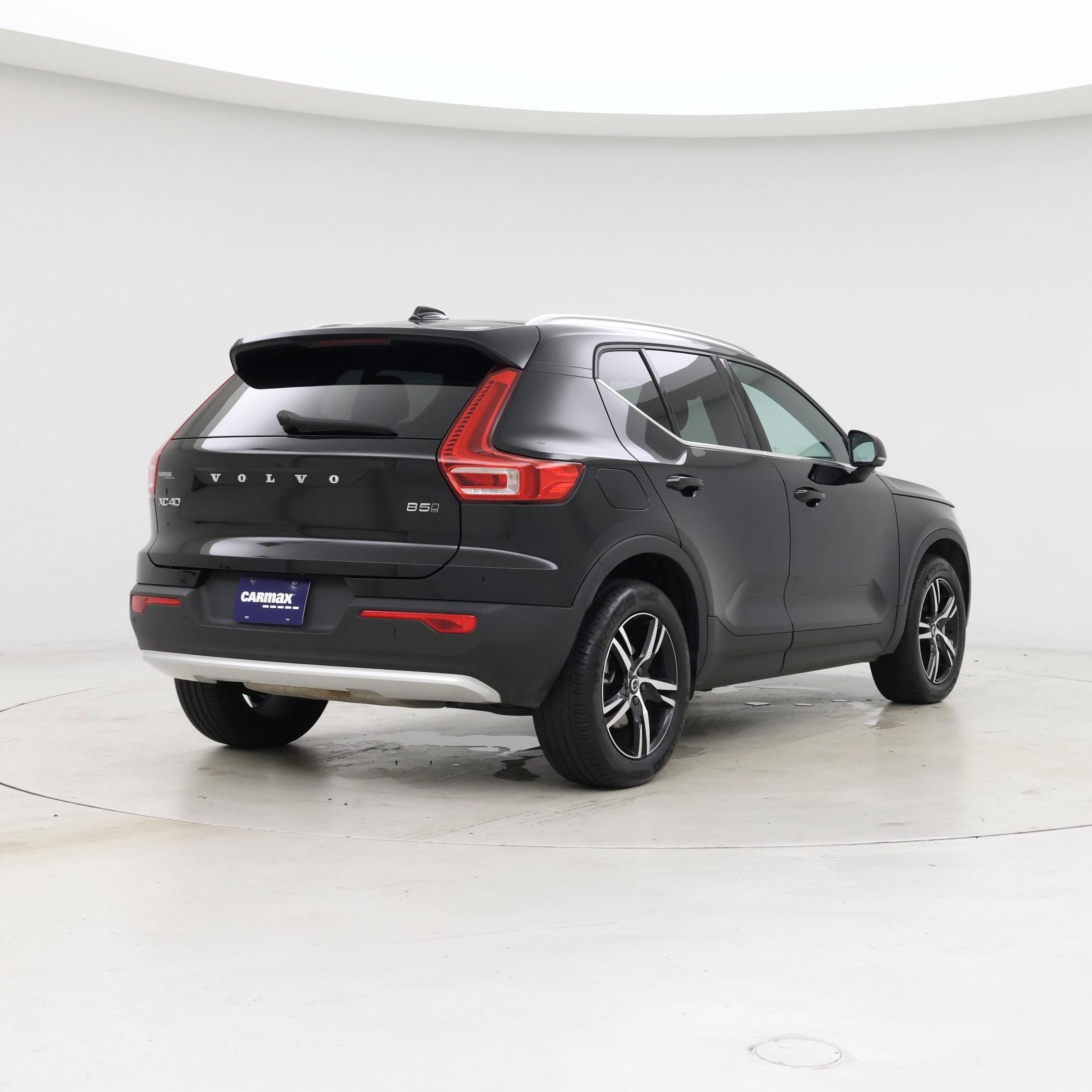 Thumbnail: 2025 Volvo XC40 - 8