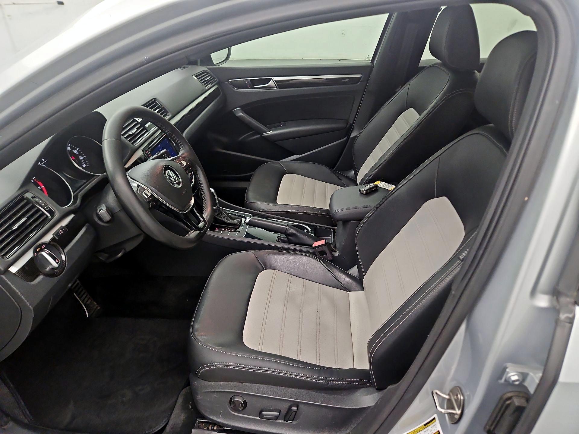 Thumbnail: 2018 Volkswagen Passat - 11
