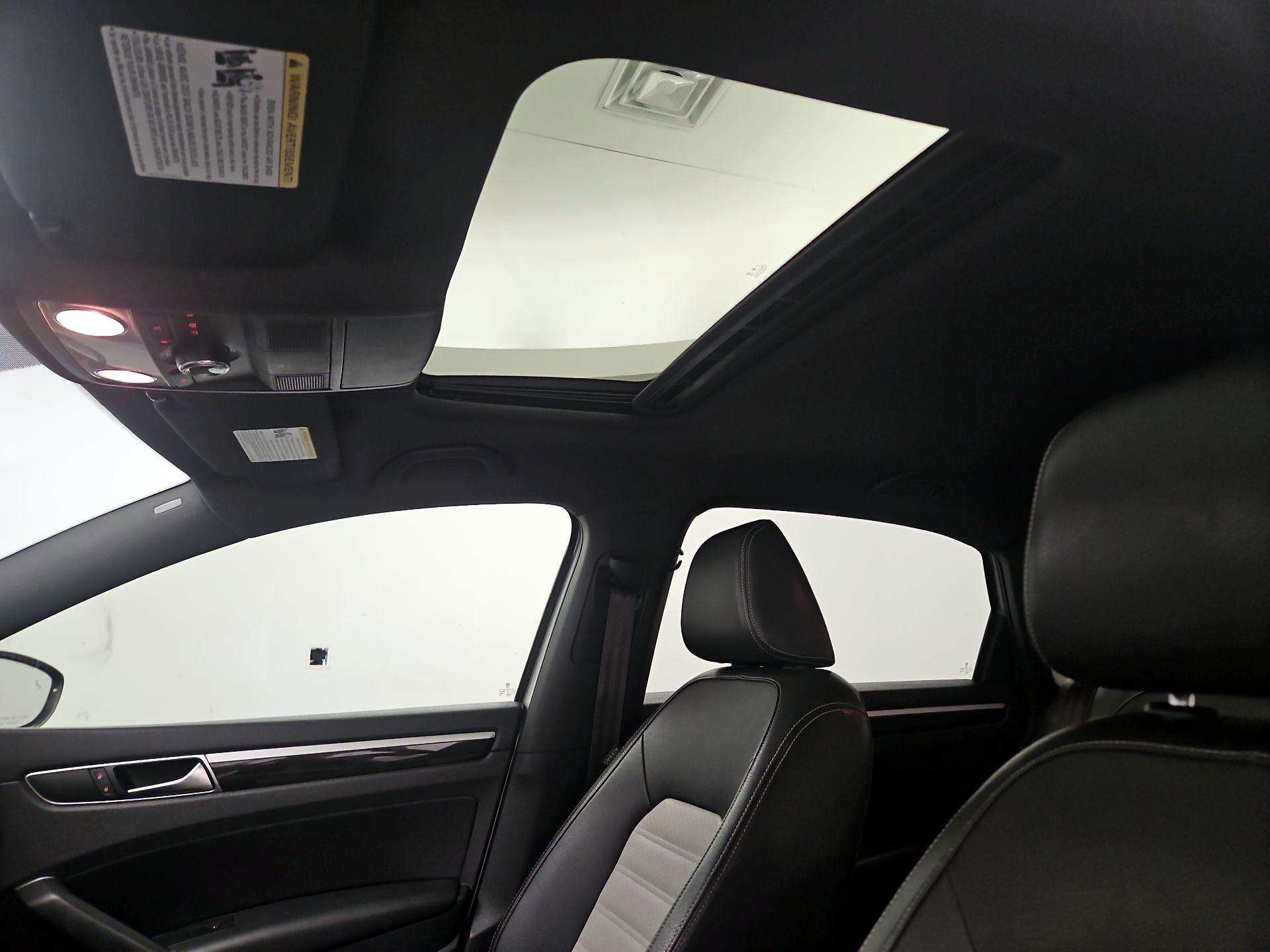 Thumbnail: 2018 Volkswagen Passat - 18