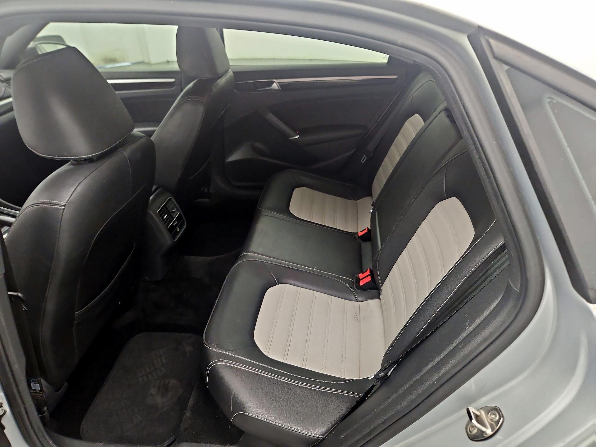 Thumbnail: 2018 Volkswagen Passat - 19