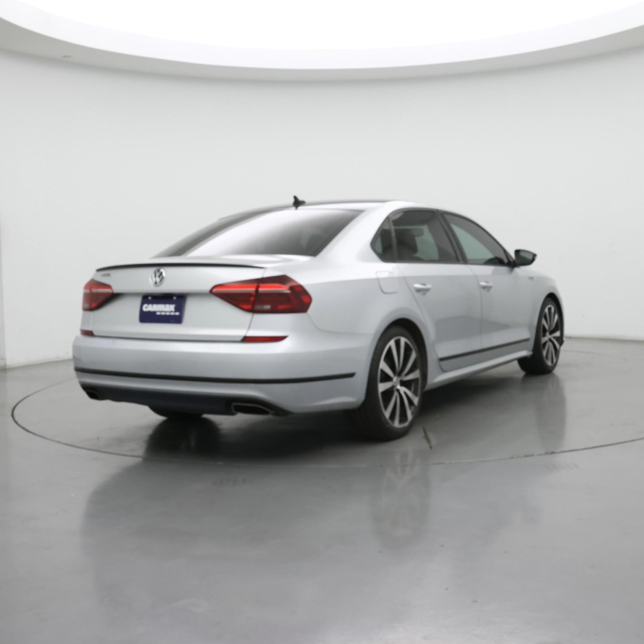Thumbnail: 2018 Volkswagen Passat - 8