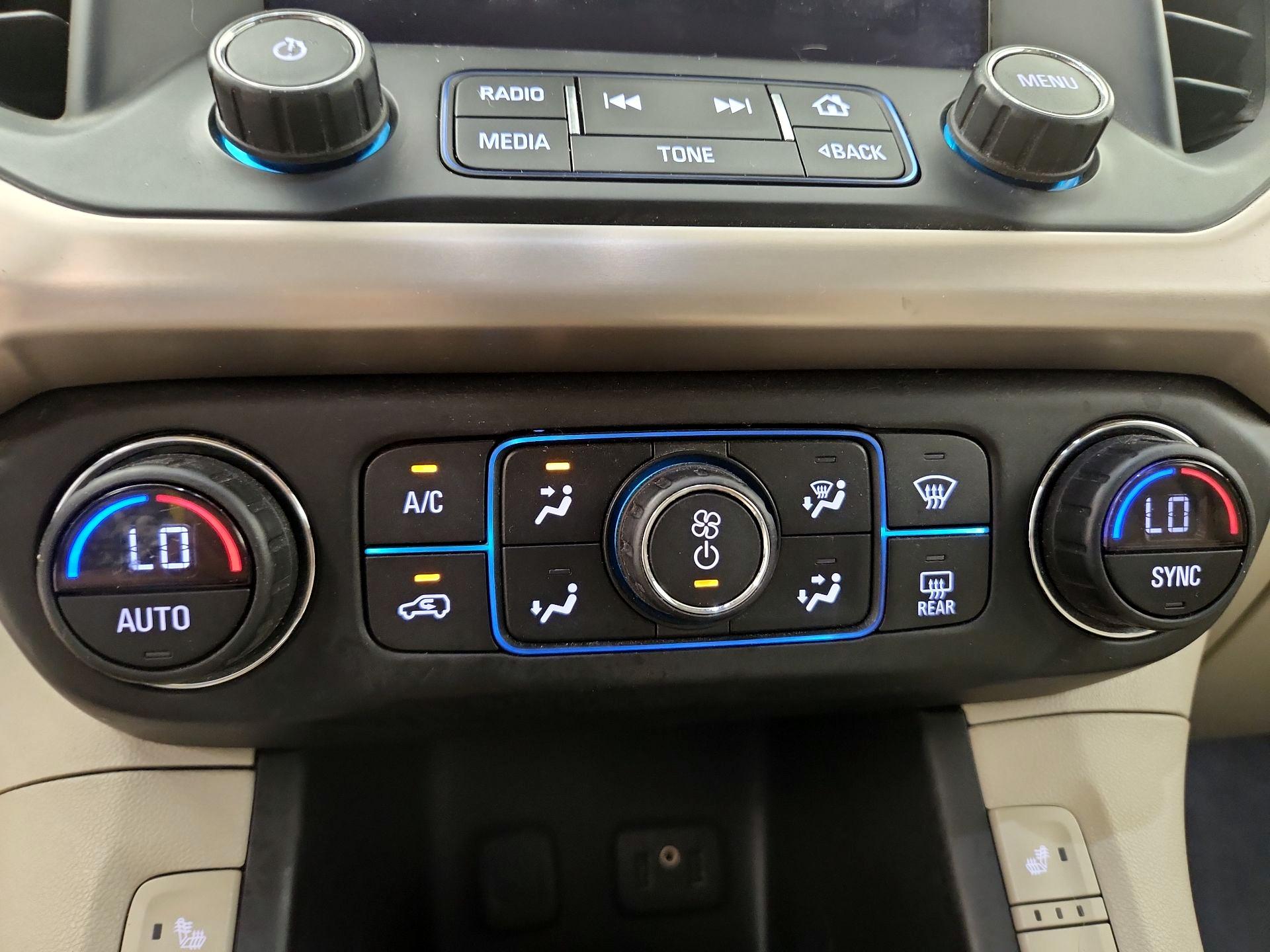 Thumbnail: 2017 GMC Acadia - 16