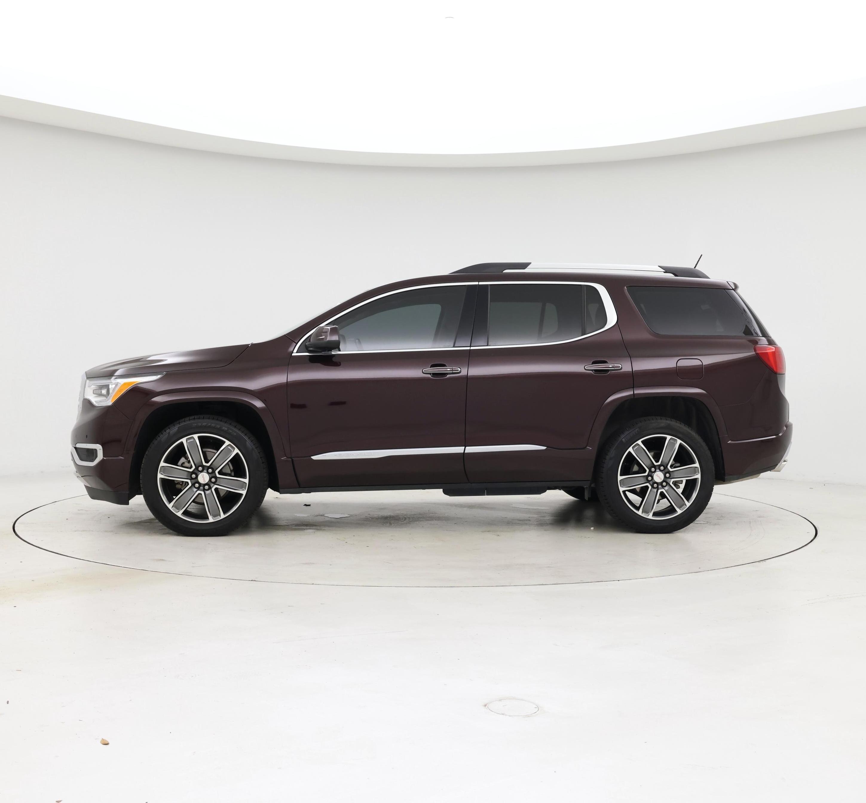 Thumbnail: 2017 GMC Acadia - 3