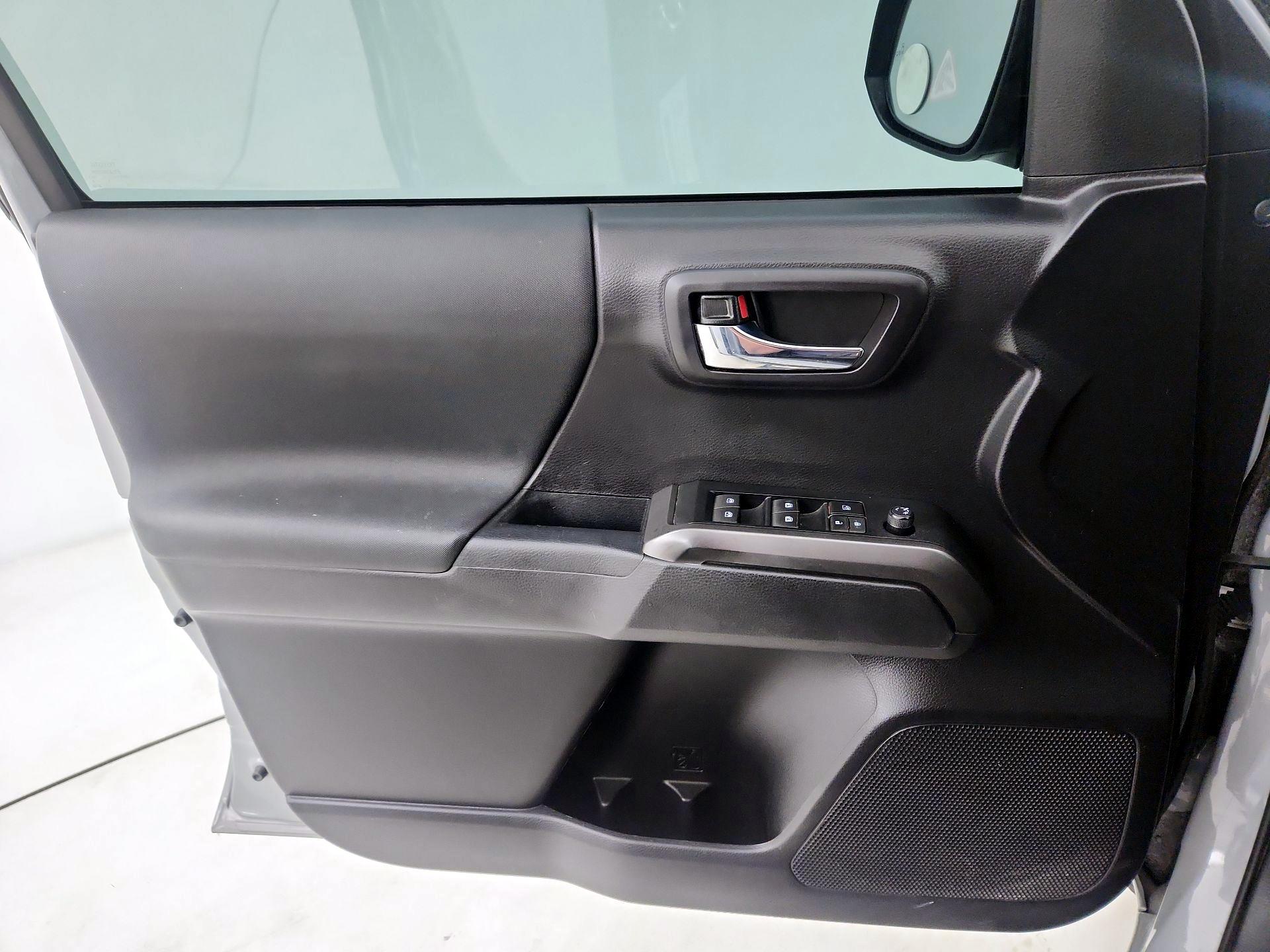 Thumbnail: 2021 Toyota Tacoma - 12