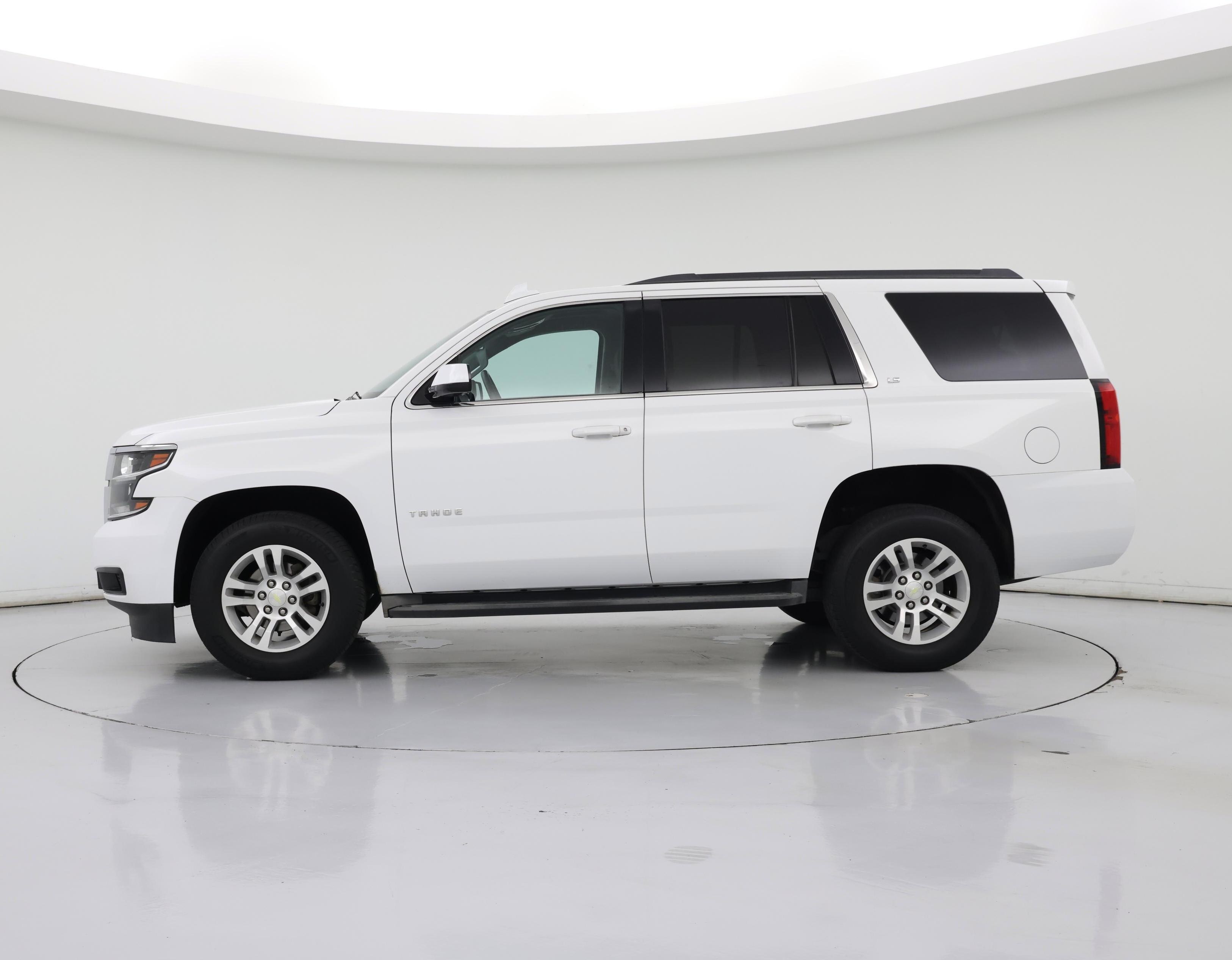 Thumbnail: 2016 Chevrolet Tahoe - 3