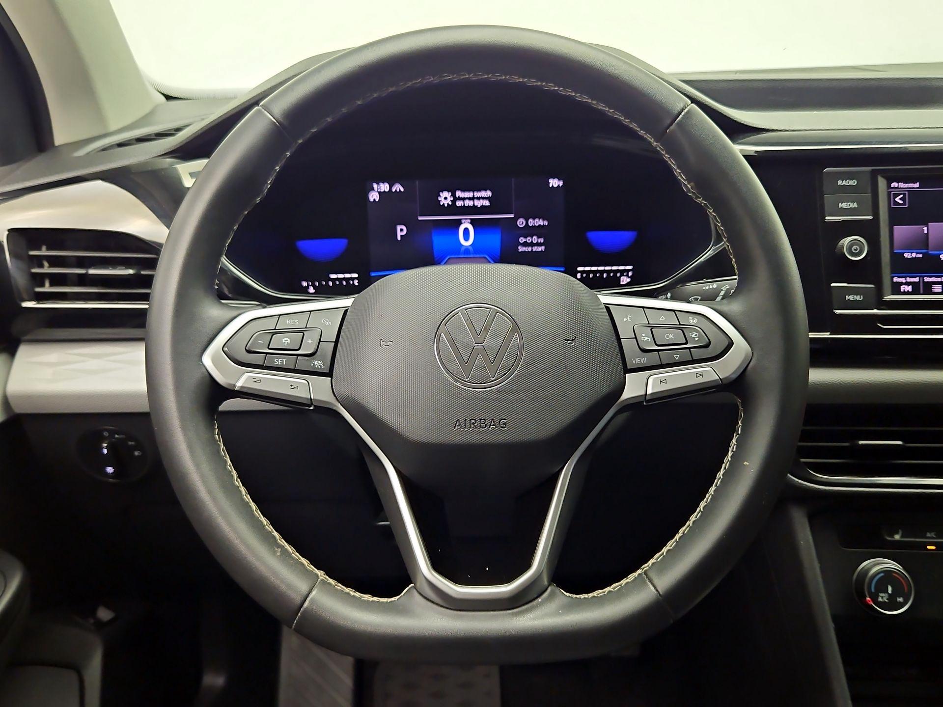 Thumbnail: 2022 Volkswagen Taos - 10
