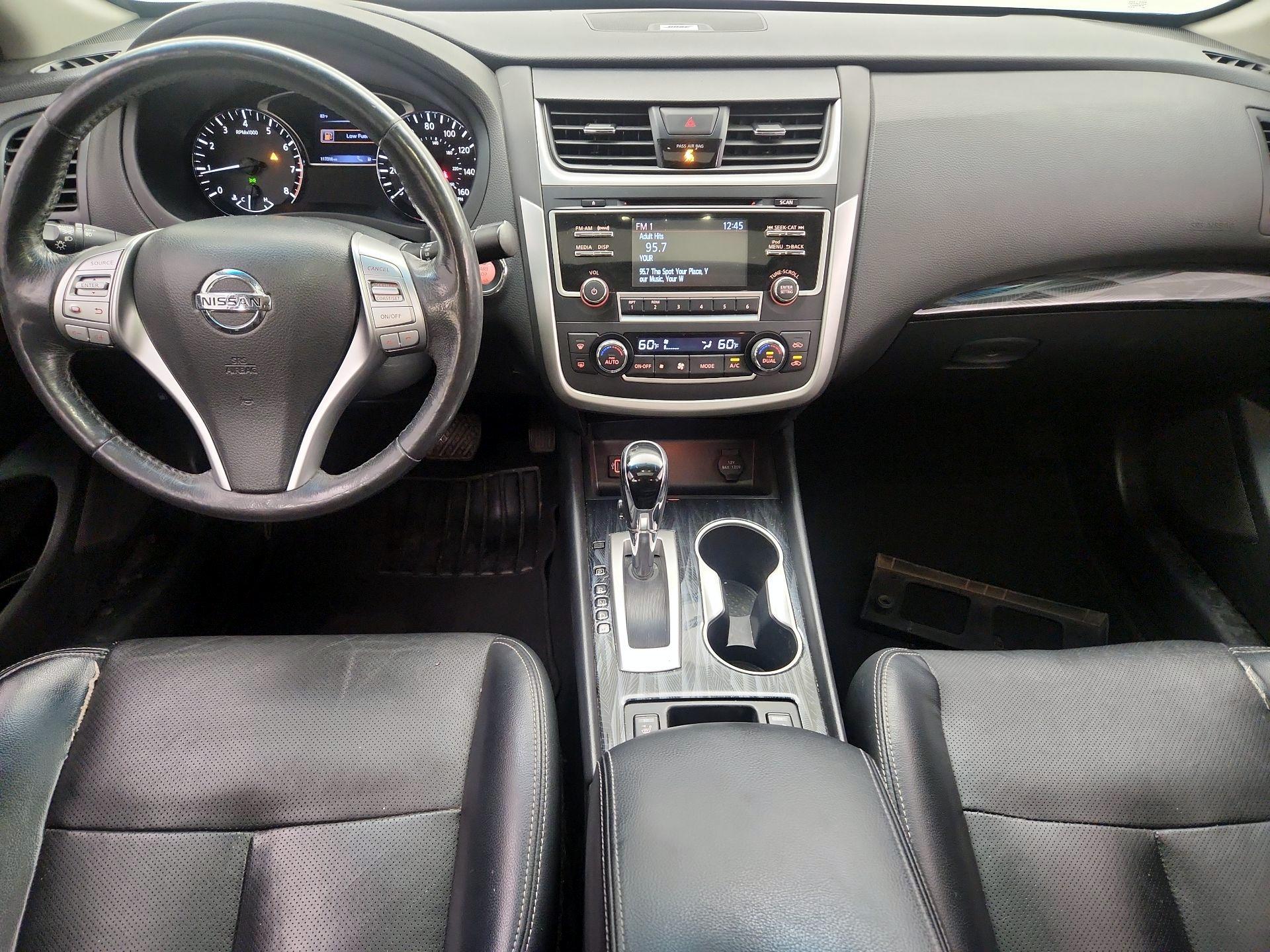 Thumbnail: 2017 Nissan Altima - 9