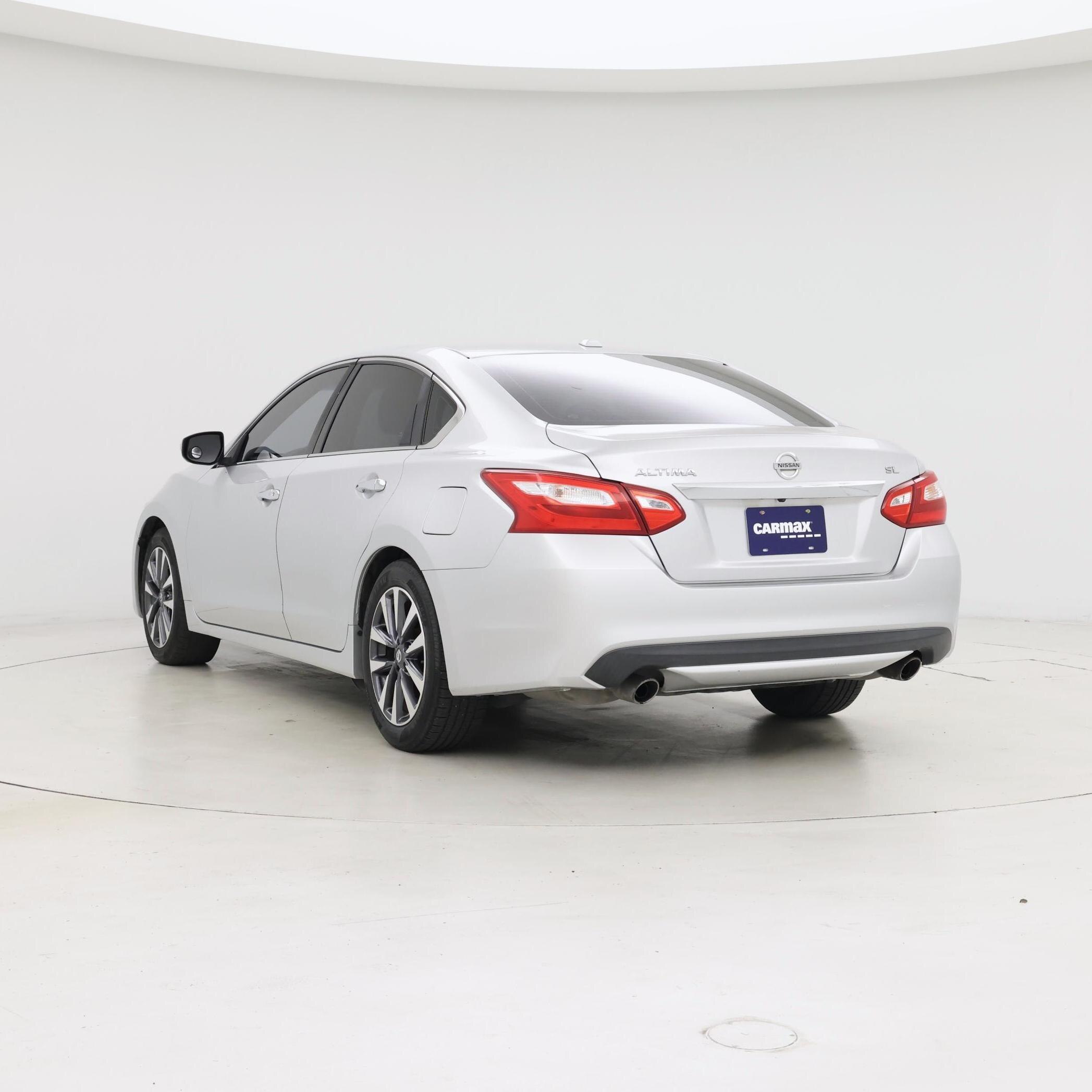 Thumbnail: 2017 Nissan Altima - 2