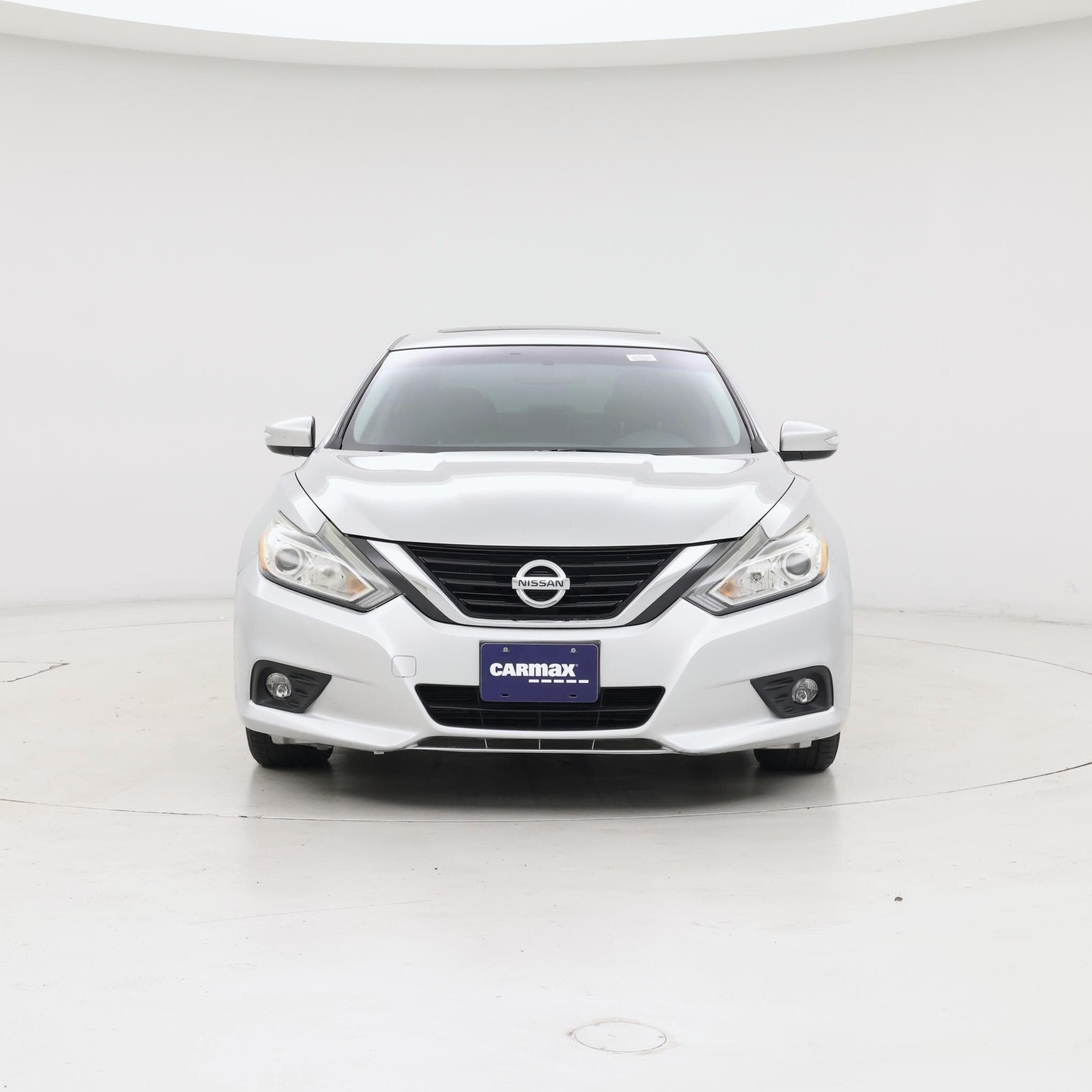 Thumbnail: 2017 Nissan Altima - 5