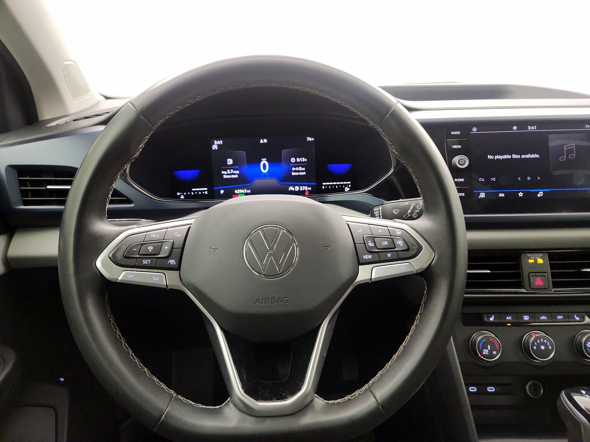 Thumbnail: 2022 Volkswagen Taos - 10