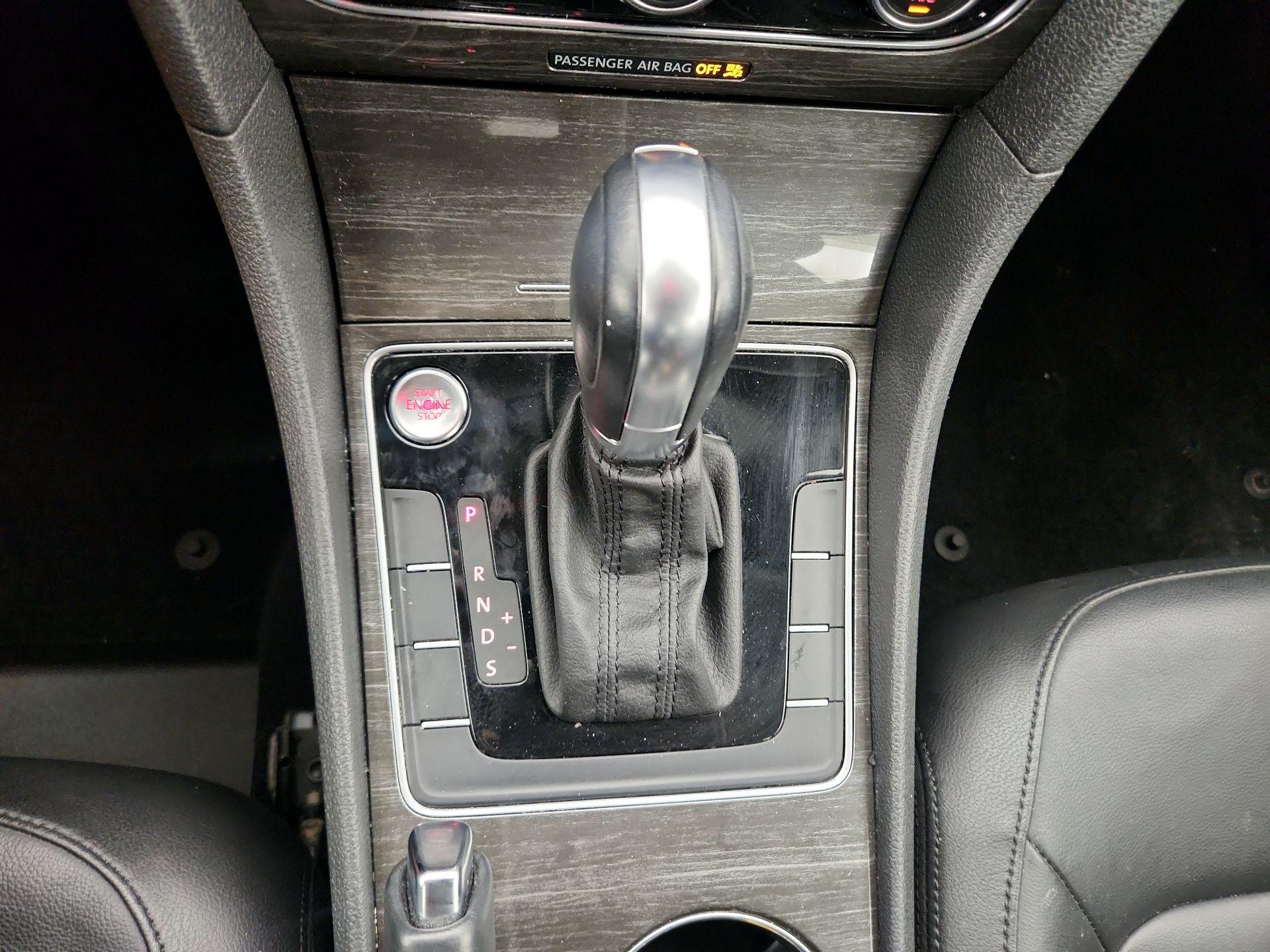 Thumbnail: 2016 Volkswagen Passat - 18