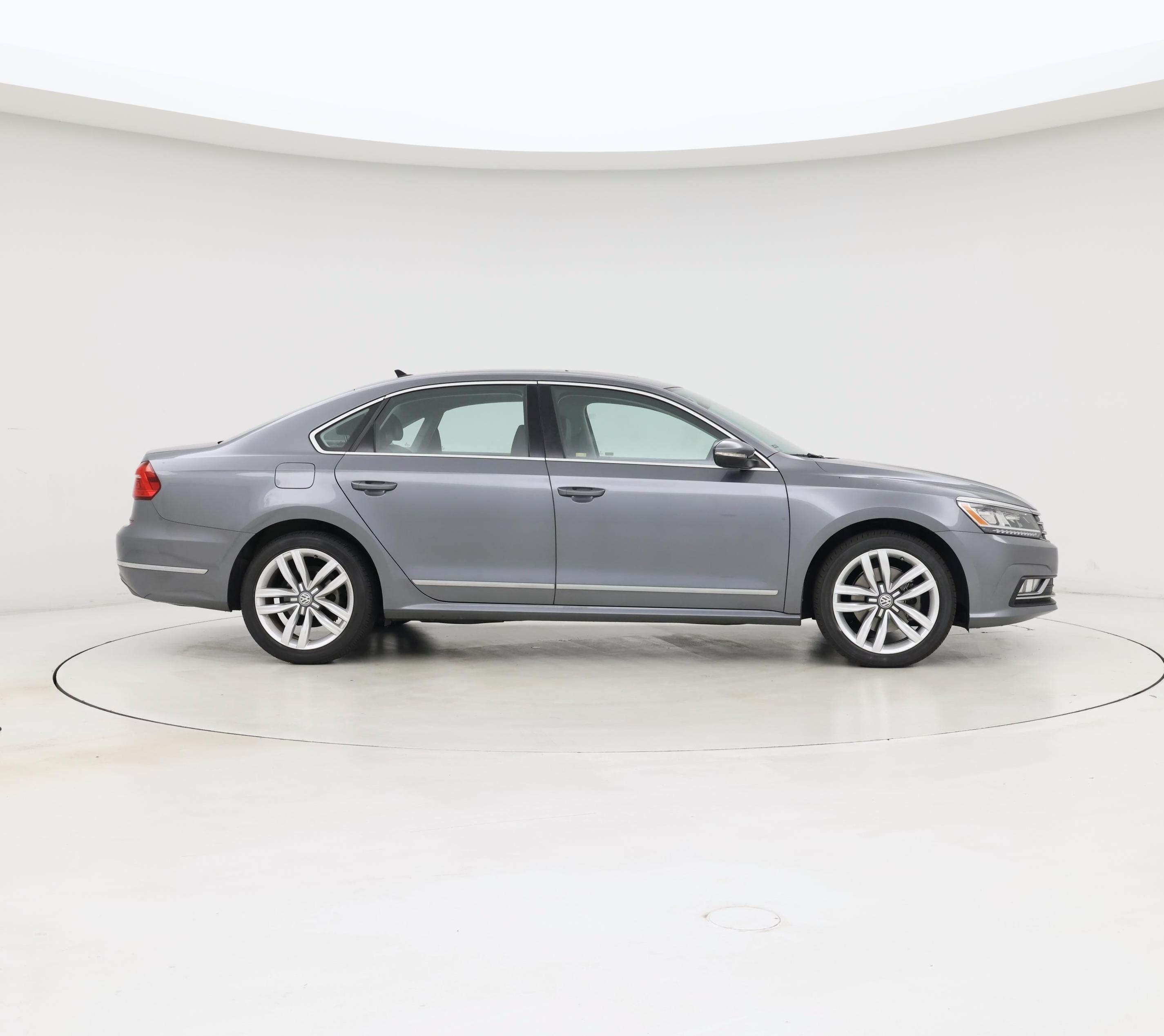 Thumbnail: 2016 Volkswagen Passat - 7