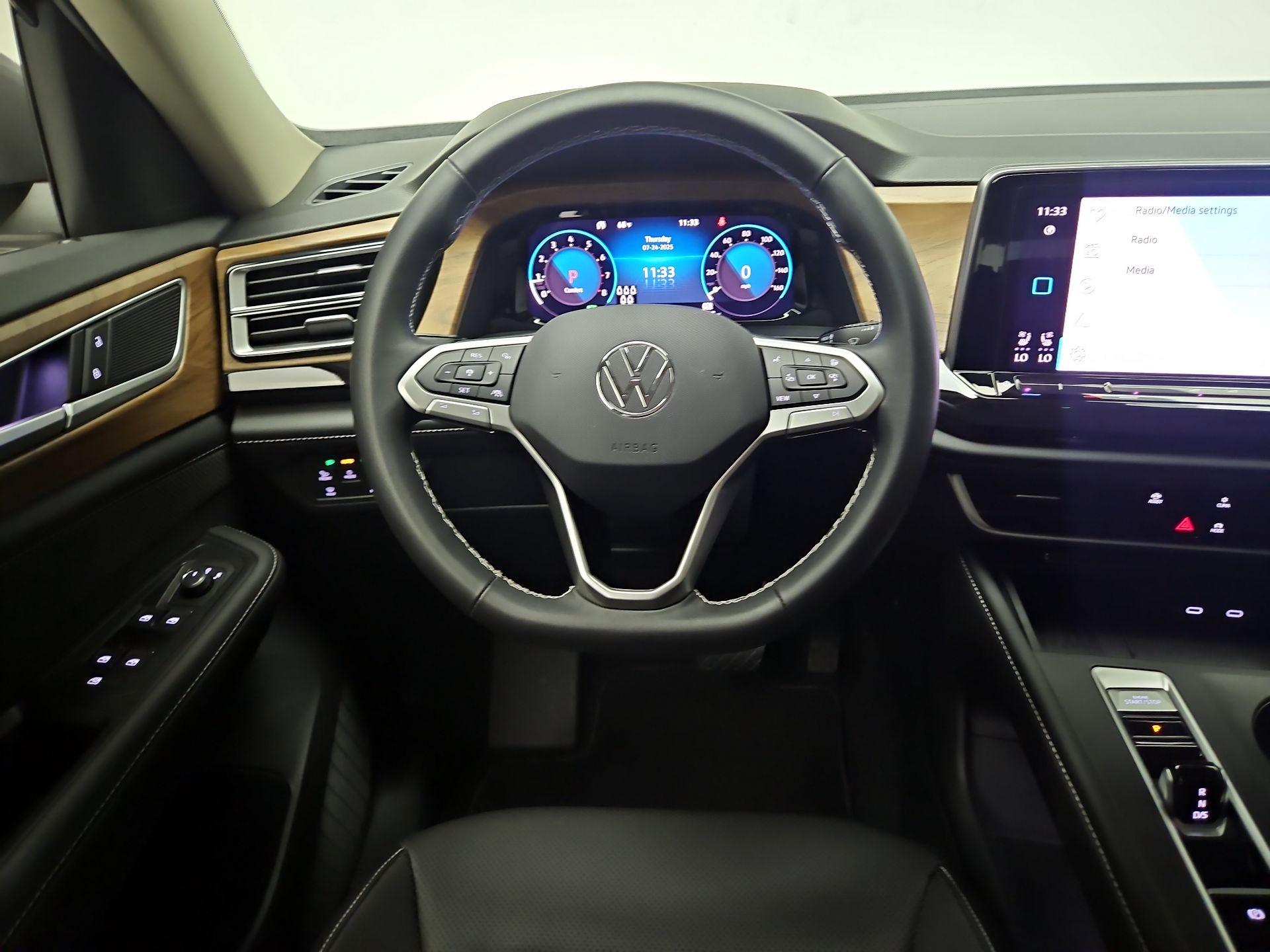 Thumbnail: 2025 Volkswagen Atlas - 10