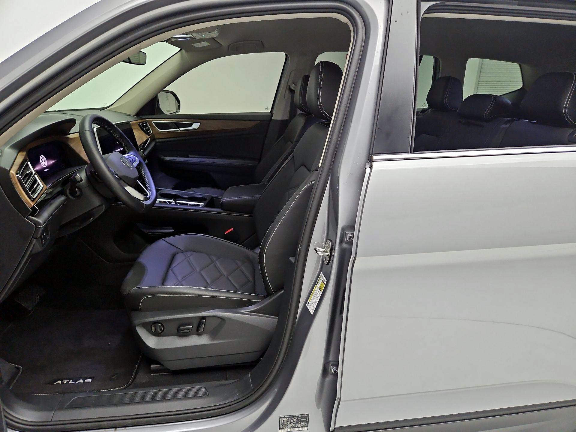 Thumbnail: 2025 Volkswagen Atlas - 11