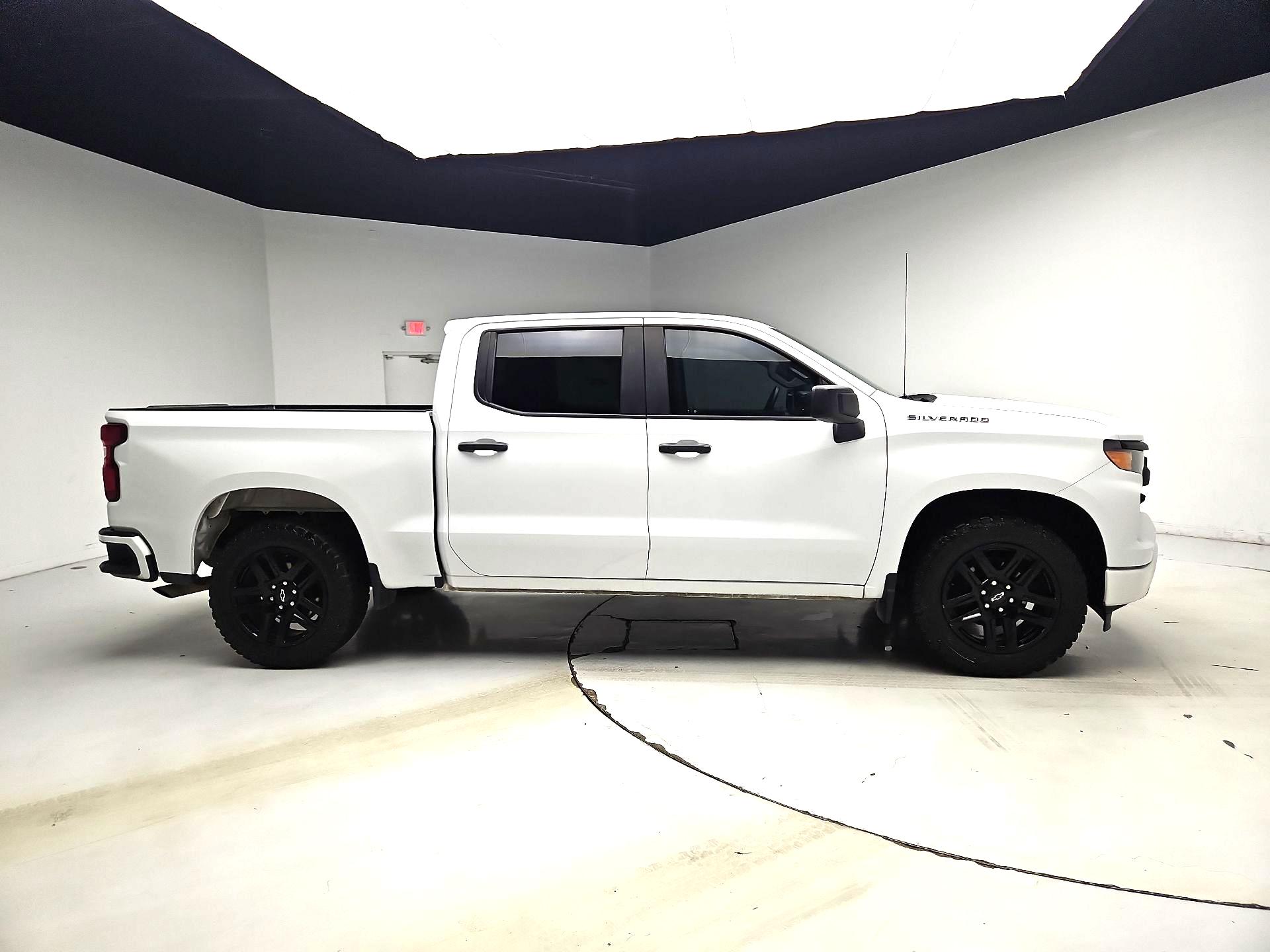 Thumbnail: 2023 Chevrolet Silverado 1500 - 4