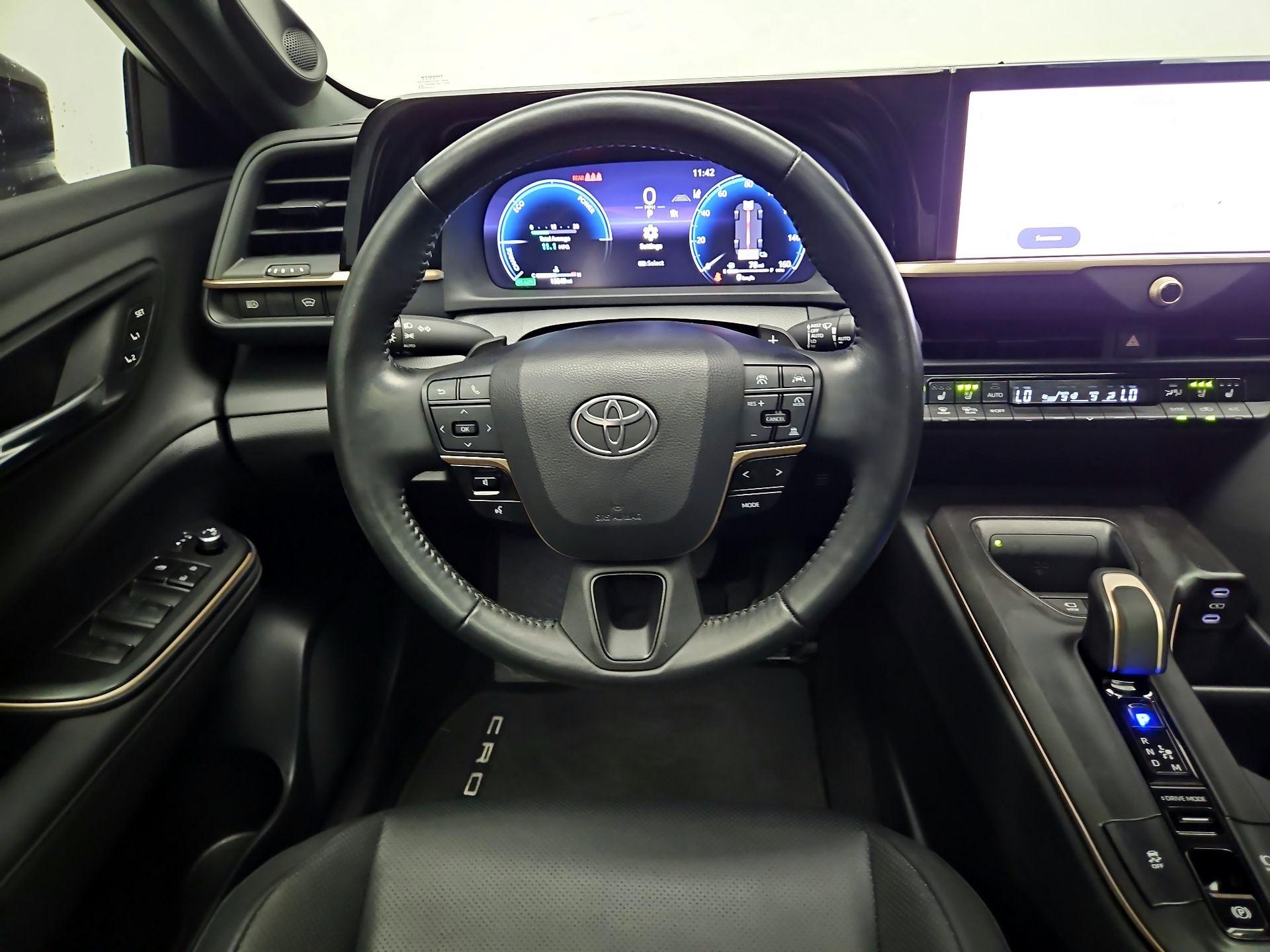 Thumbnail: 2023 Toyota Crown - 10