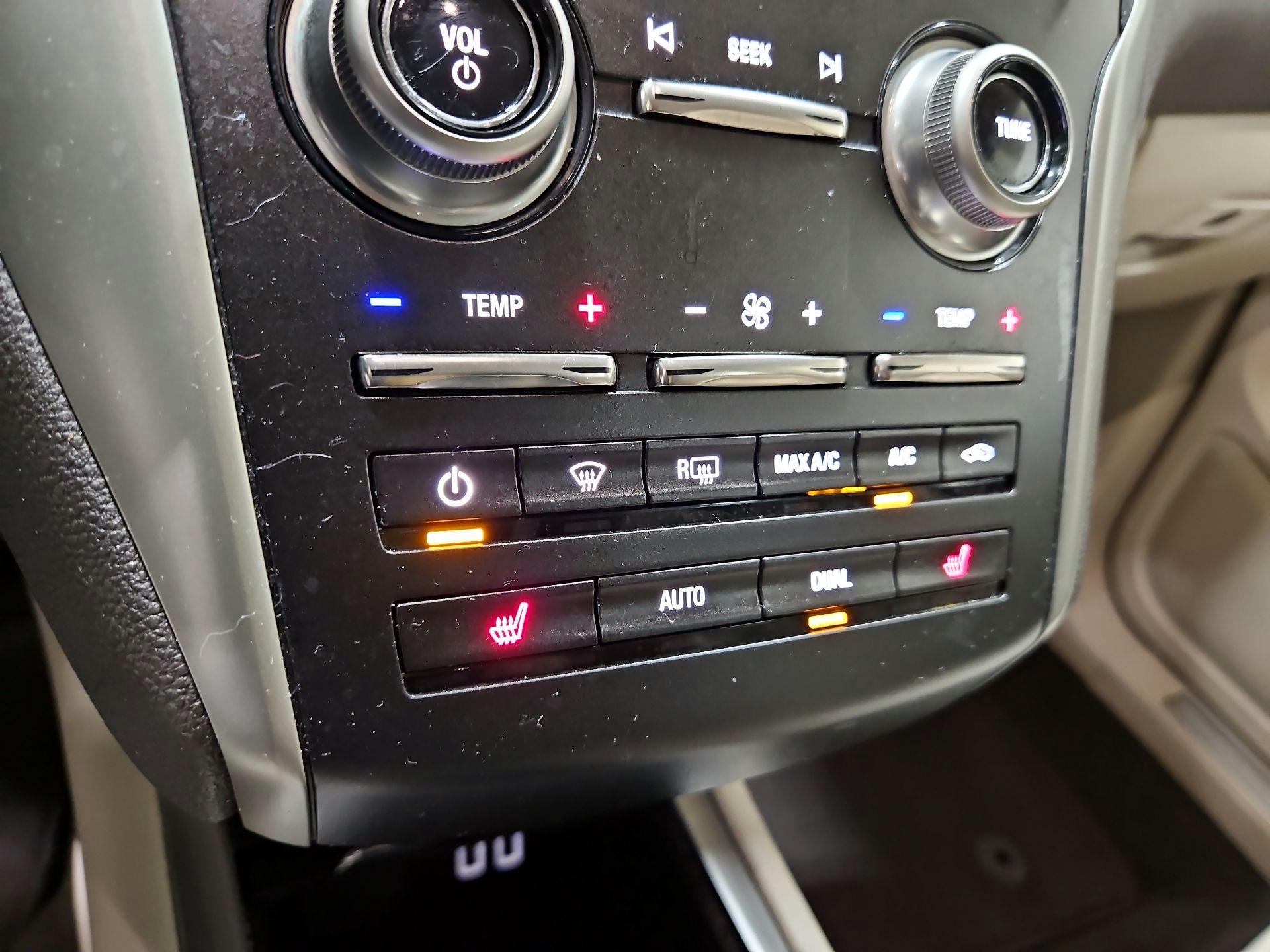 Thumbnail: 2019 Lincoln MKC - 16