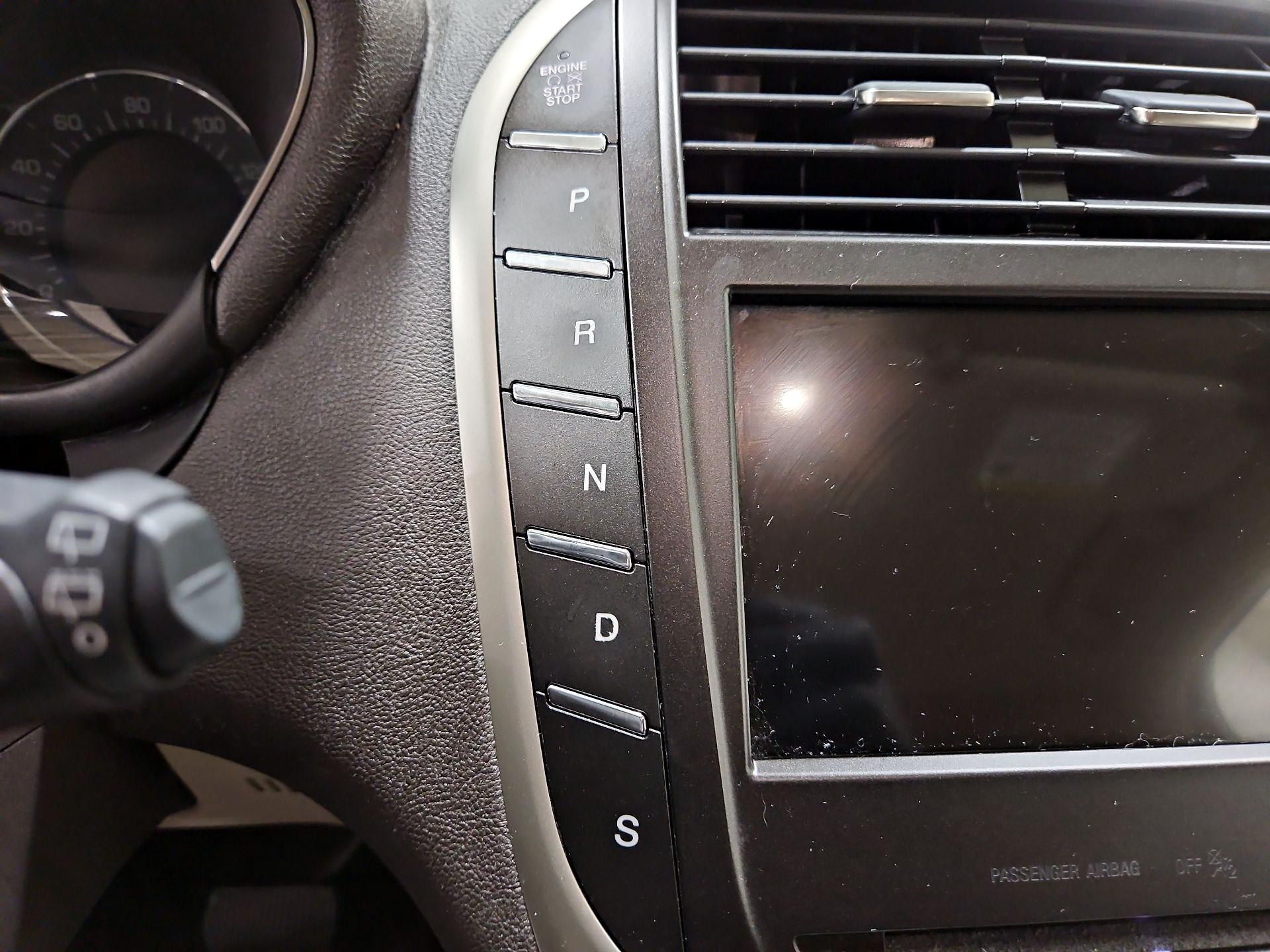 Thumbnail: 2019 Lincoln MKC - 17