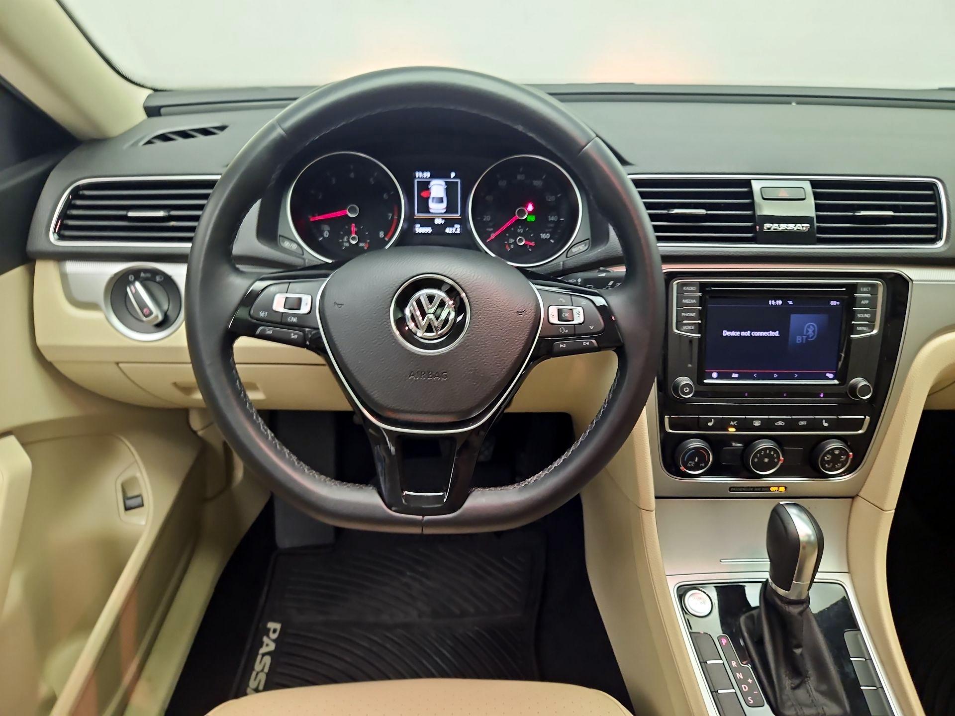 Thumbnail: 2019 Volkswagen Passat - 10