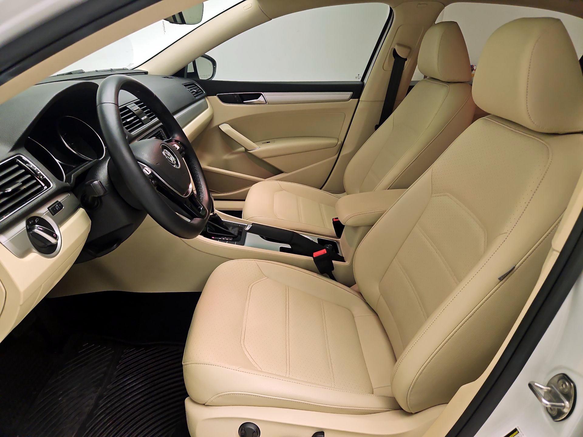 Thumbnail: 2019 Volkswagen Passat - 11