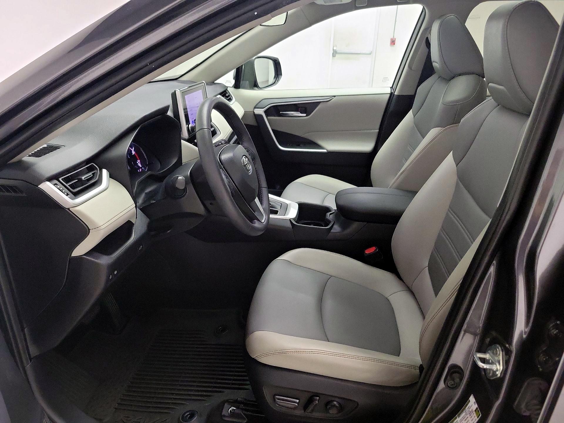 Thumbnail: 2024 Toyota RAV4 - 11