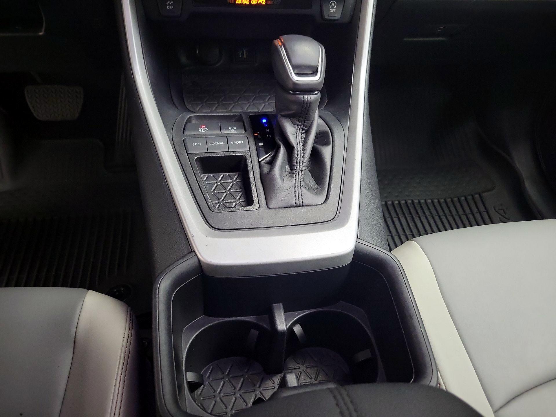 Thumbnail: 2024 Toyota RAV4 - 17