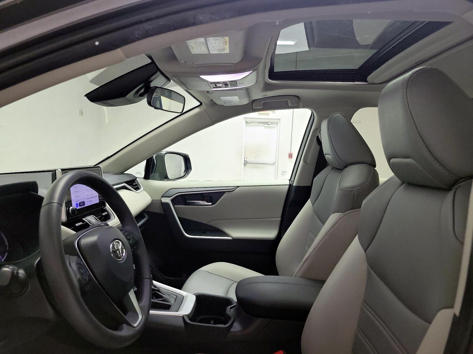 Thumbnail: 2024 Toyota RAV4 - 19