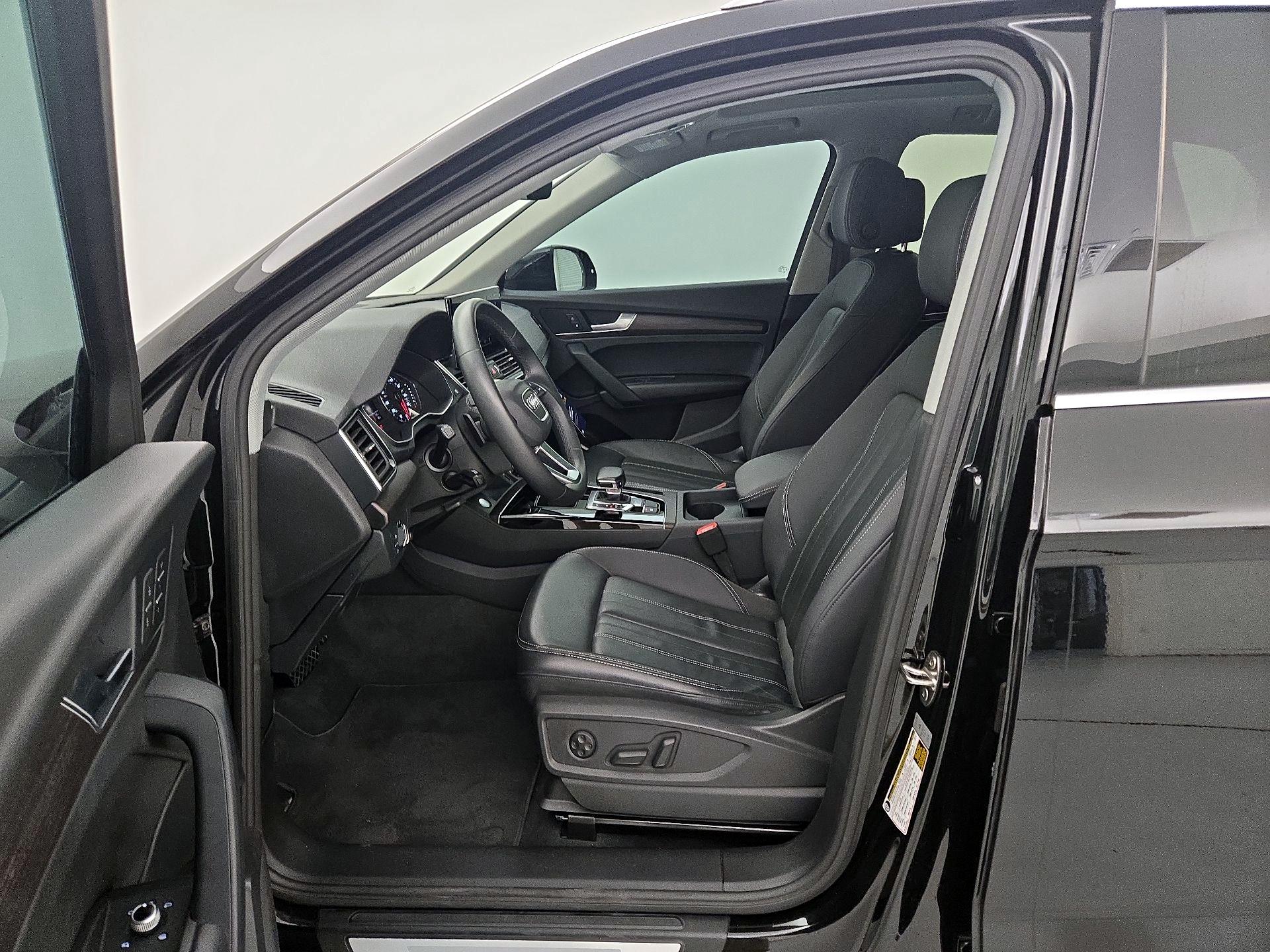Thumbnail: 2023 Audi Q5 - 11
