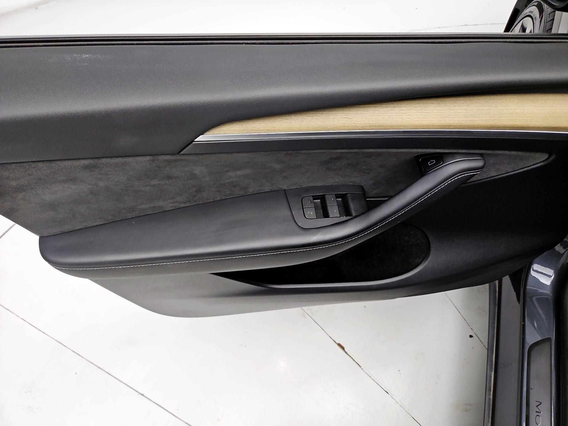 Thumbnail: 2023 Tesla Model Y - 12
