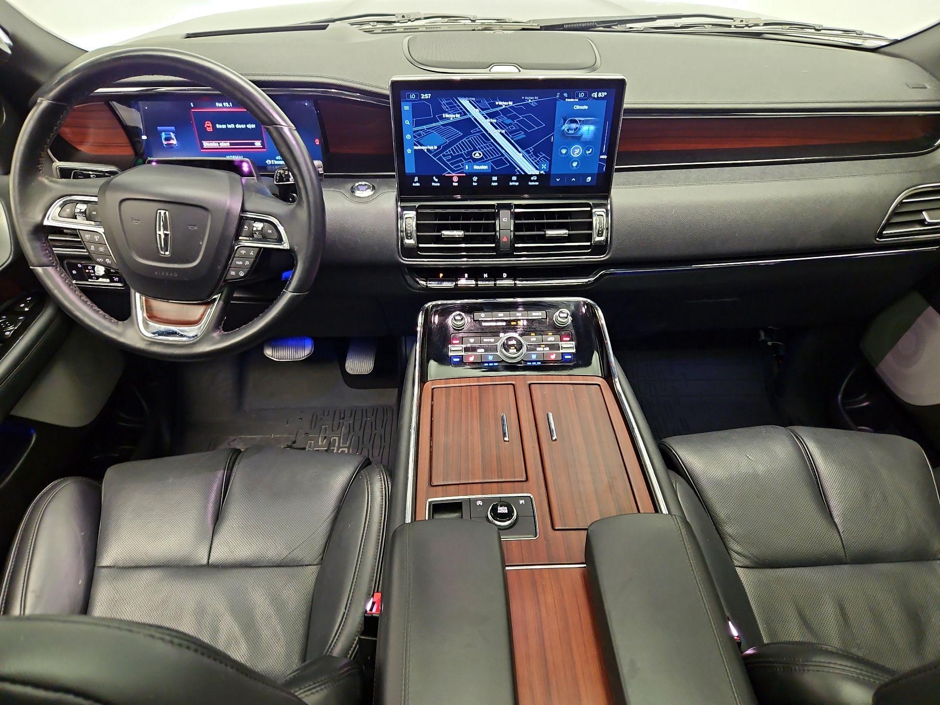 Thumbnail: 2023 Lincoln Navigator L - 9