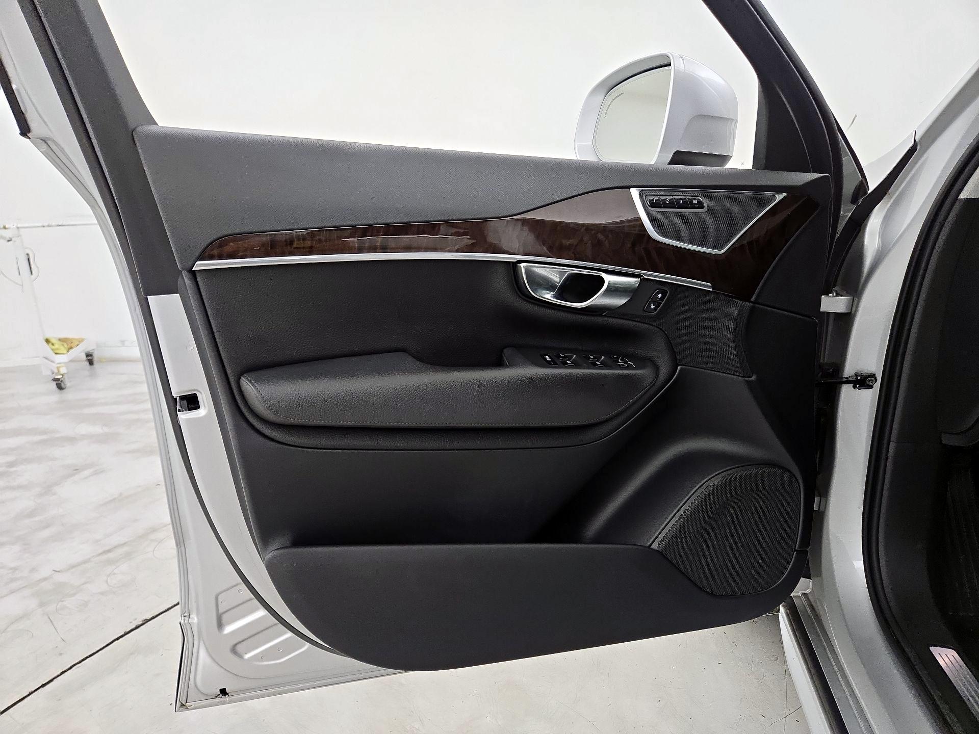 Thumbnail: 2019 Volvo XC90 - 12