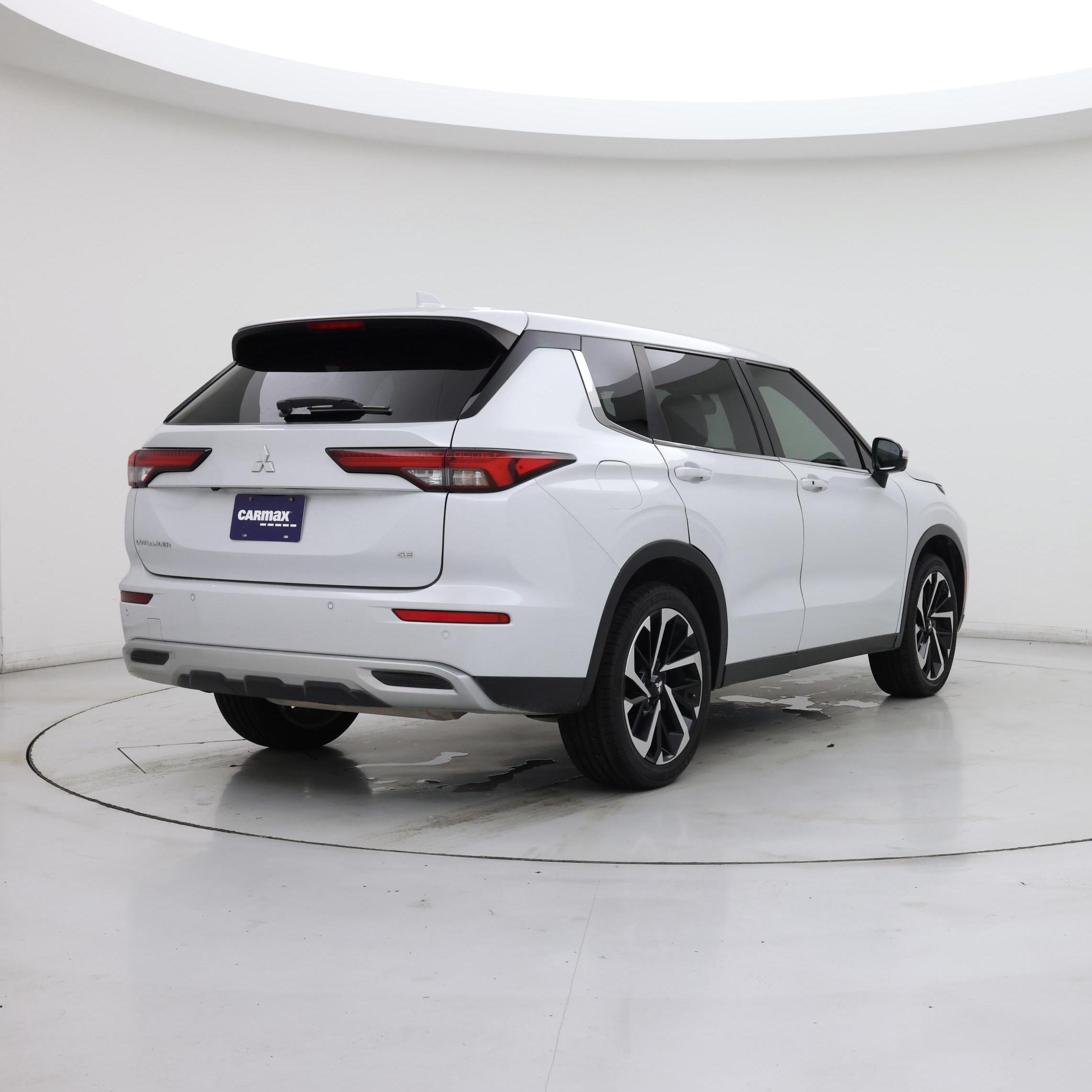 Thumbnail: 2022 Mitsubishi Outlander - 8