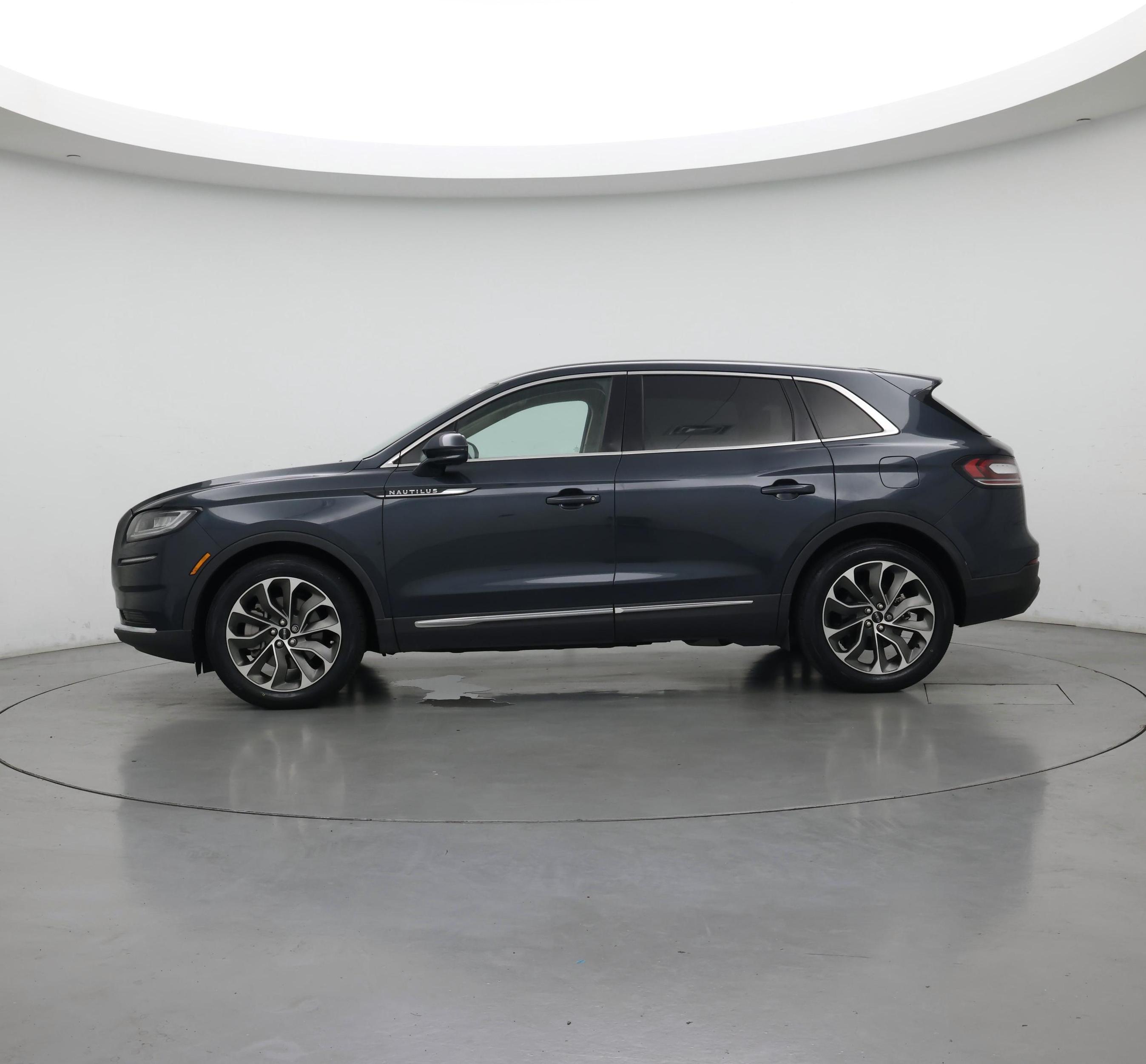 Thumbnail: 2021 Lincoln Nautilus - 3