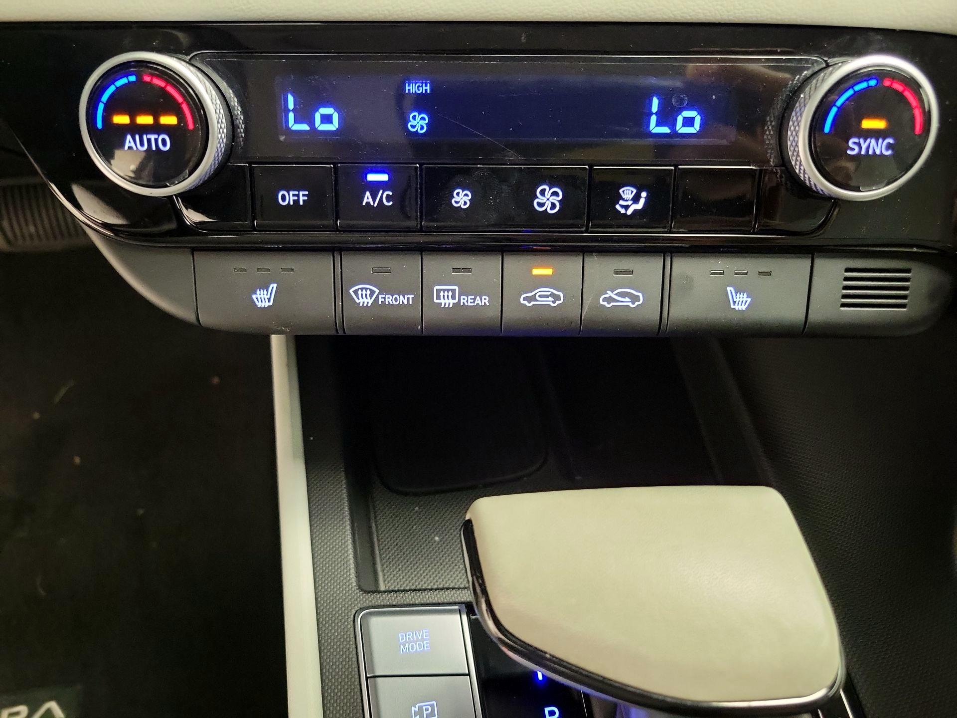 Thumbnail: 2024 Hyundai Elantra - 17