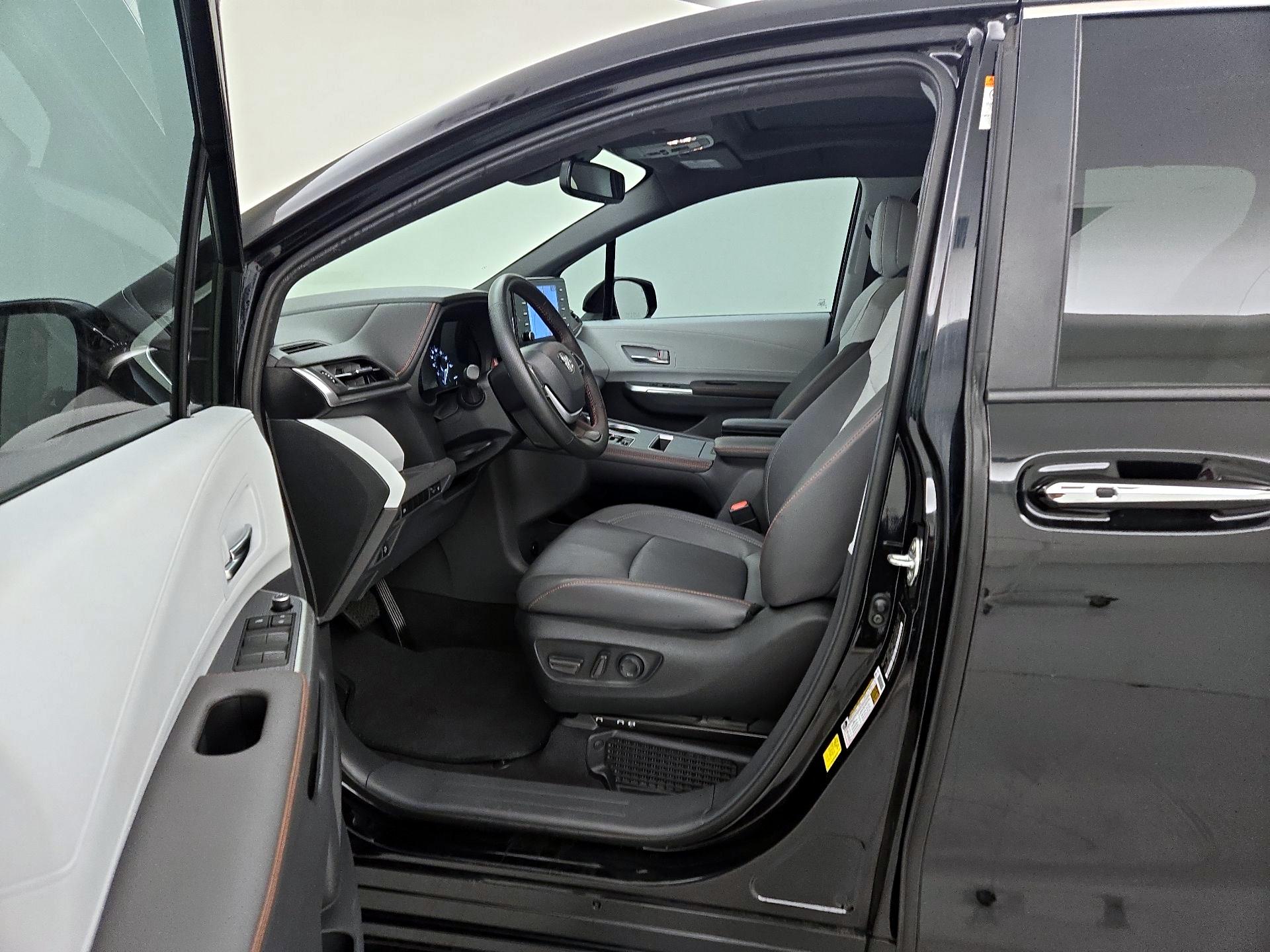 Thumbnail: 2024 Toyota Sienna - 11