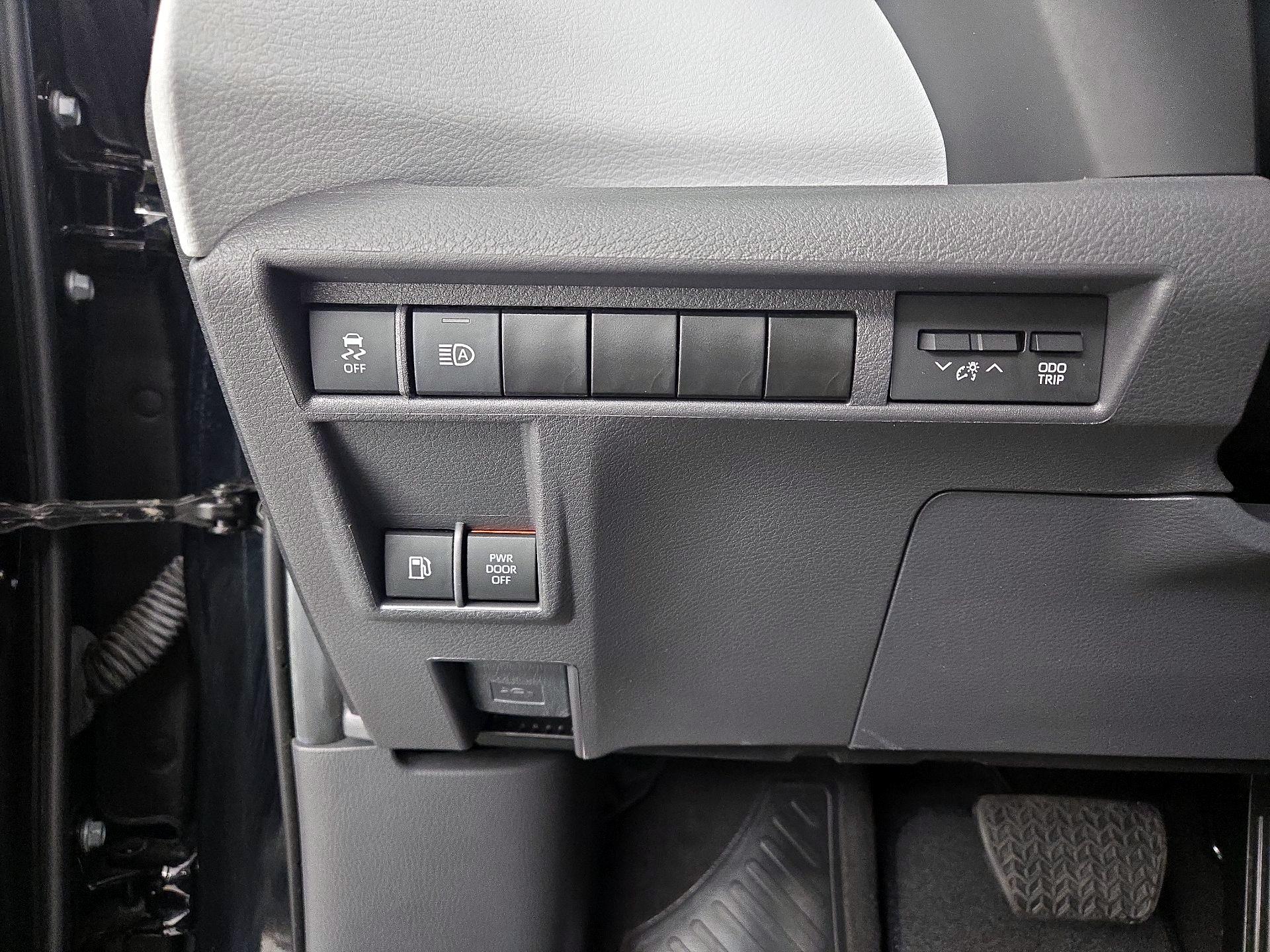 Thumbnail: 2024 Toyota Sienna - 13