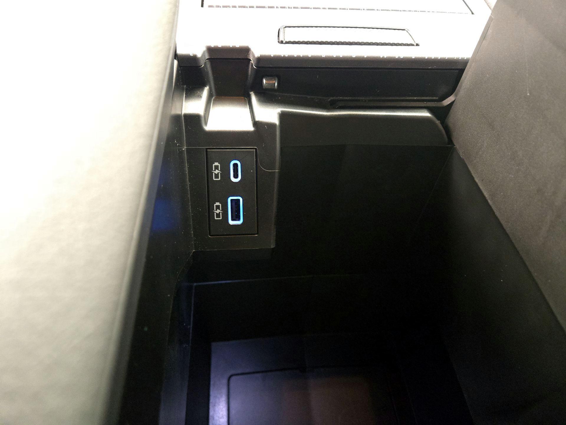 Thumbnail: 2024 Toyota Sienna - 19