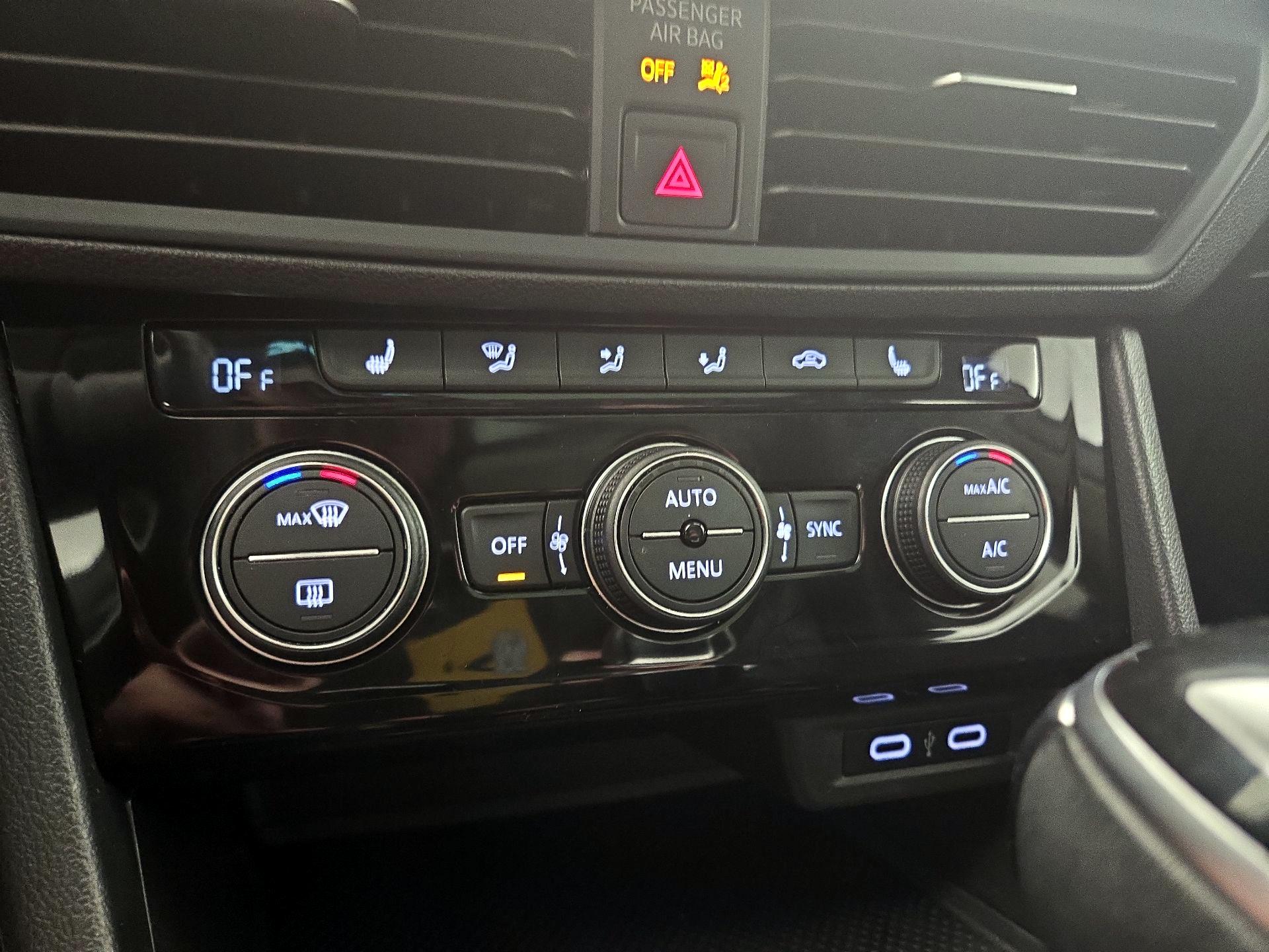 Thumbnail: 2022 Volkswagen Jetta - 16