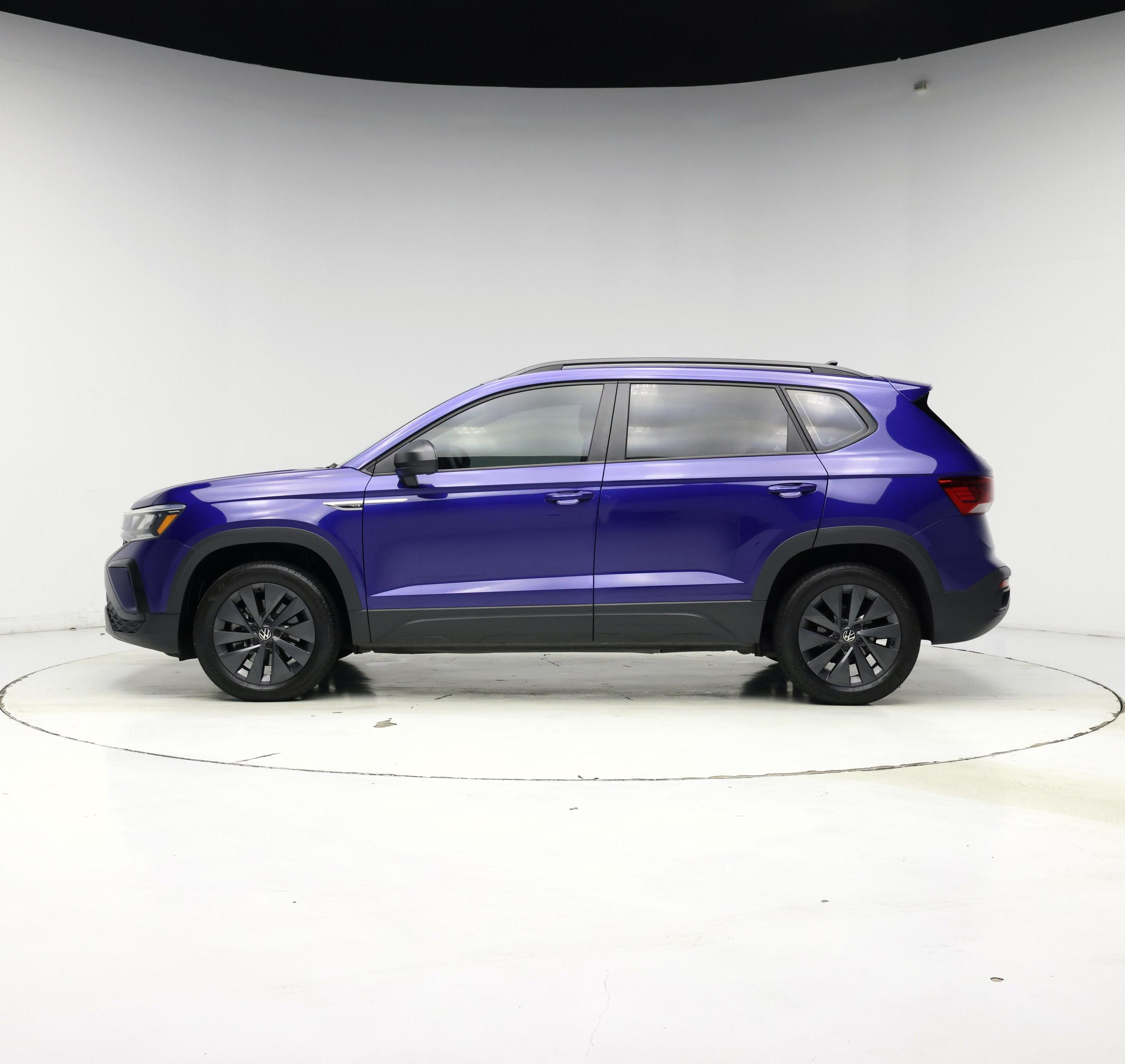 Thumbnail: 2023 Volkswagen Taos - 3