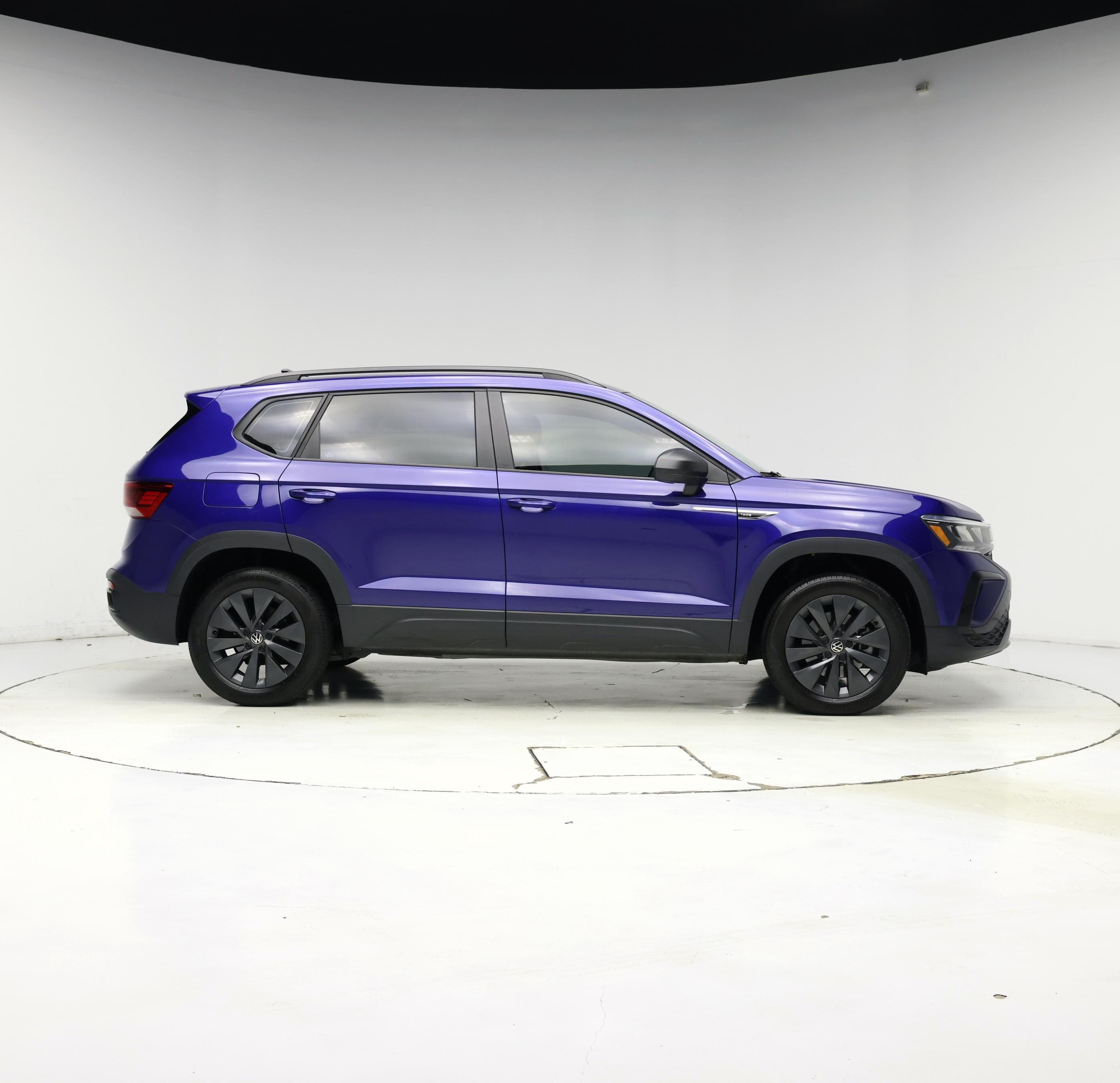 Thumbnail: 2023 Volkswagen Taos - 7