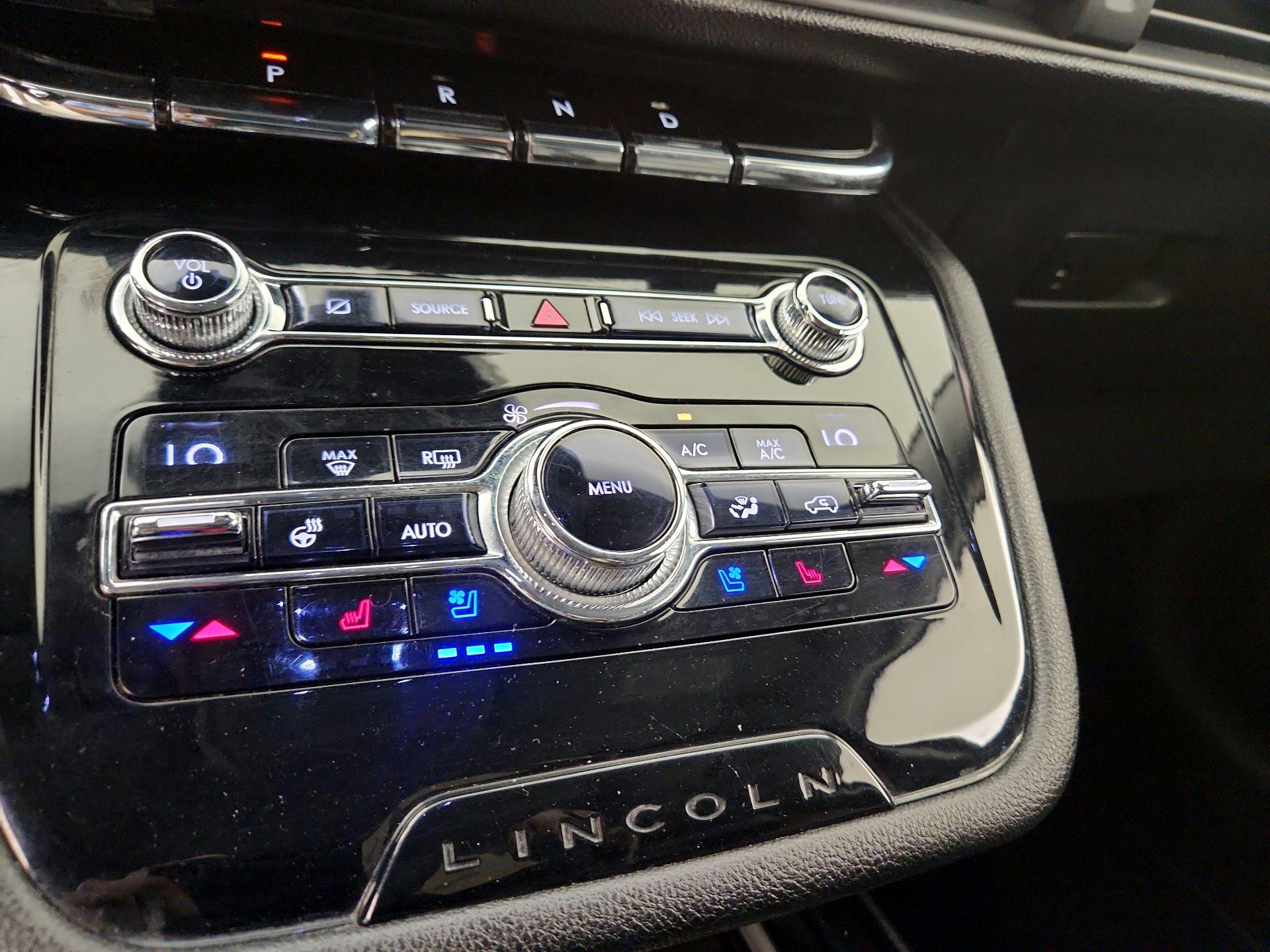 Thumbnail: 2020 Lincoln Corsair - 17