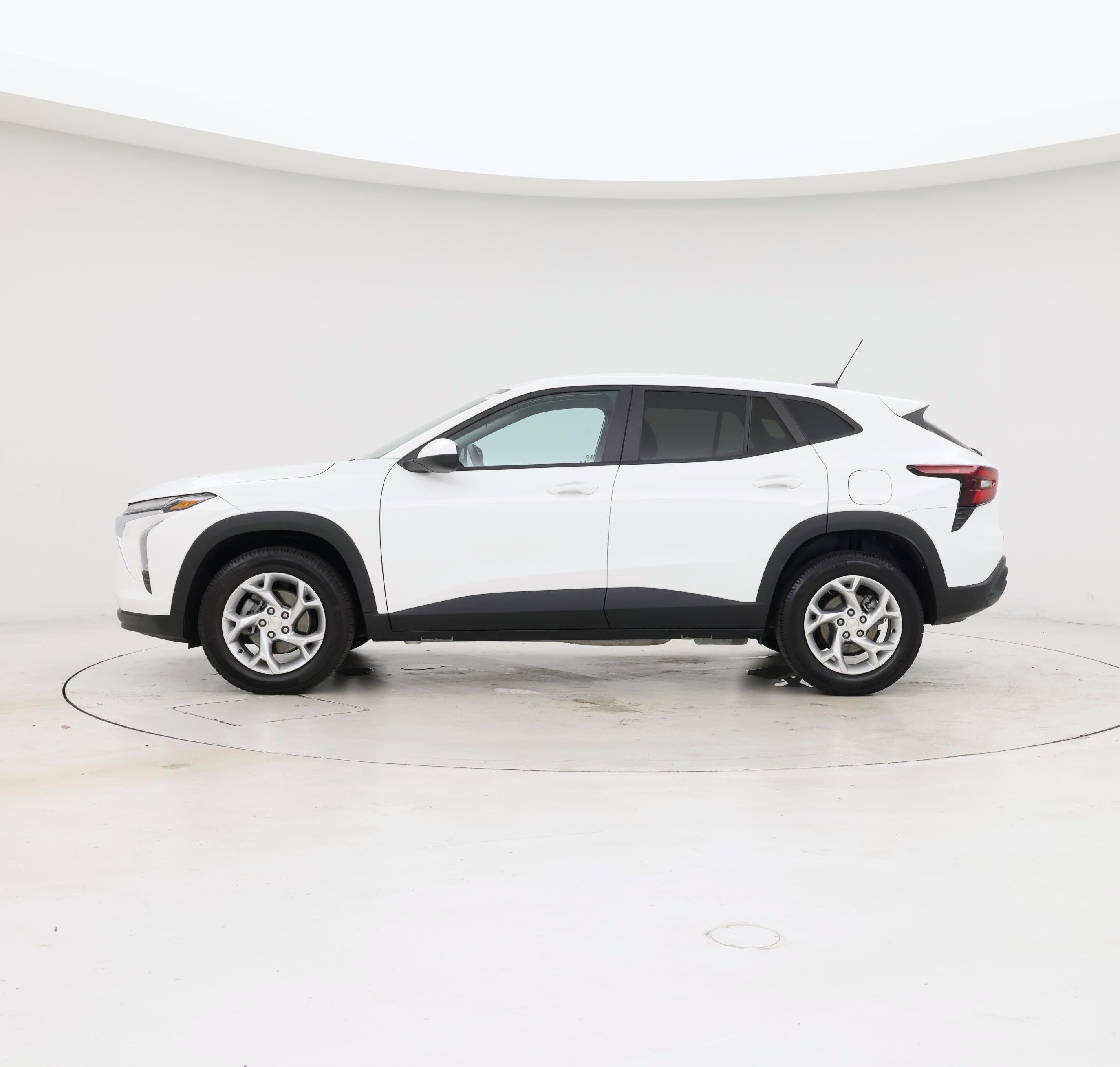 Thumbnail: 2024 Chevrolet Trax - 3