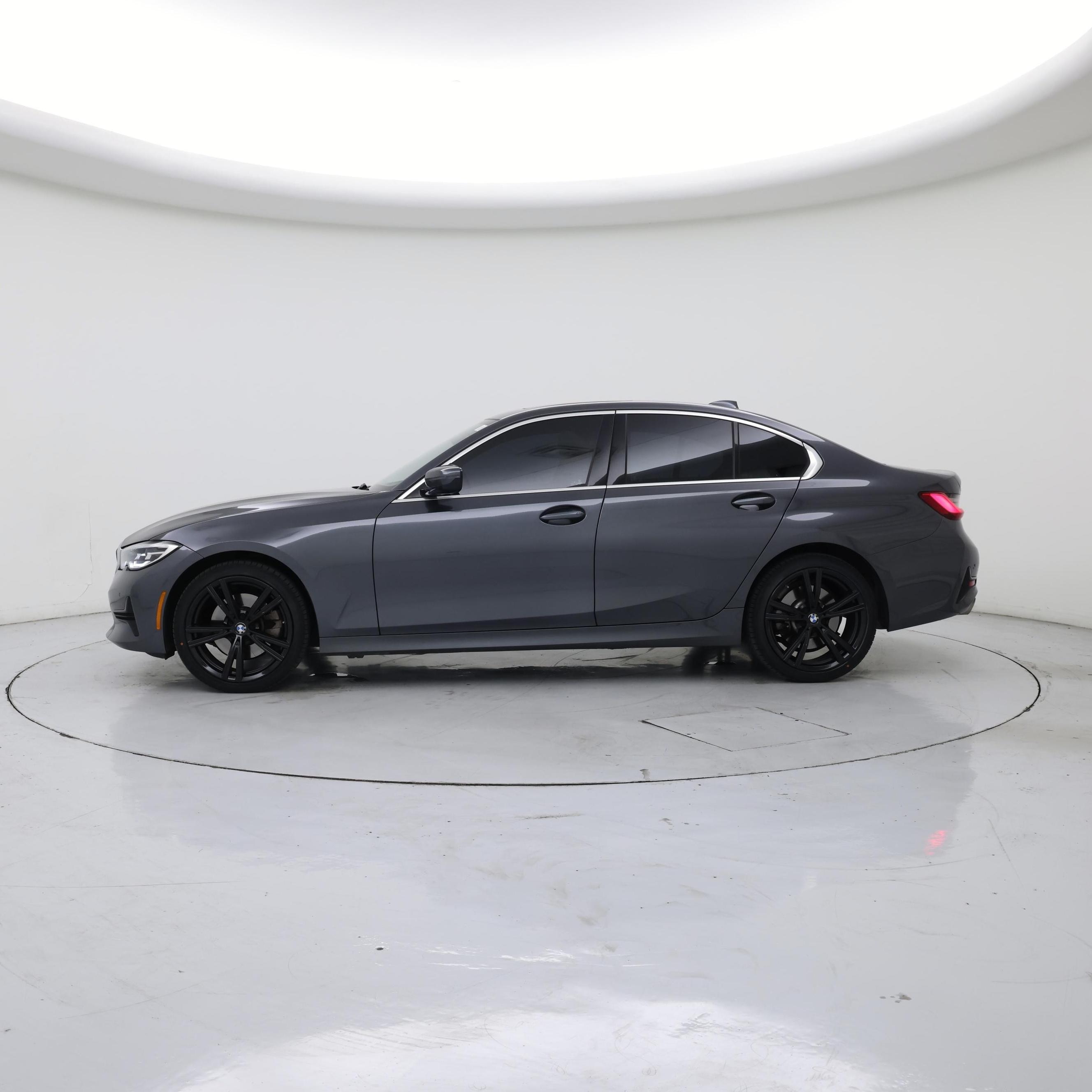 Thumbnail: 2021 BMW 3 Series - 3