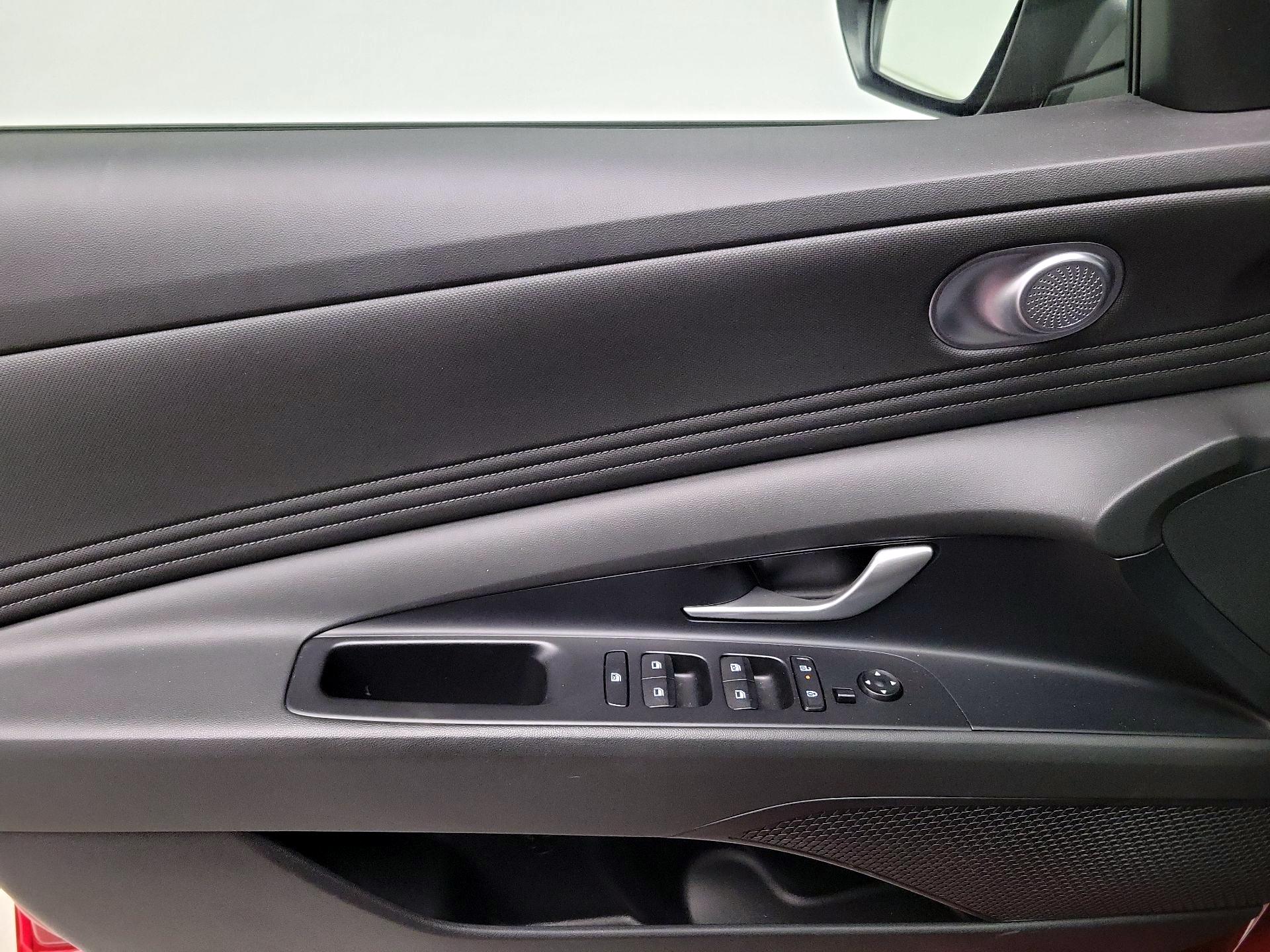 Thumbnail: 2025 Hyundai Elantra - 12